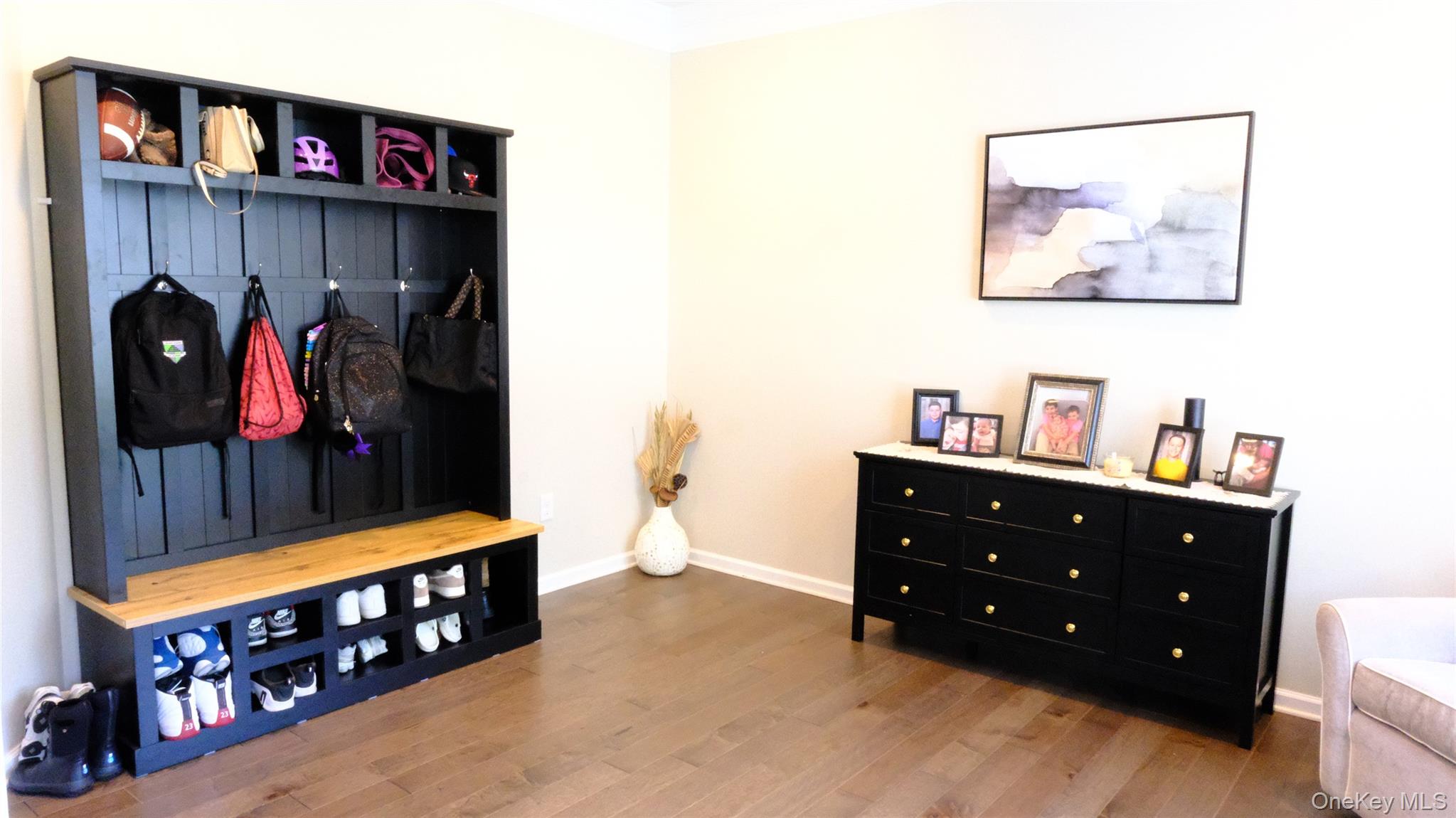 48 E Van Buren Way Property Photo 5
