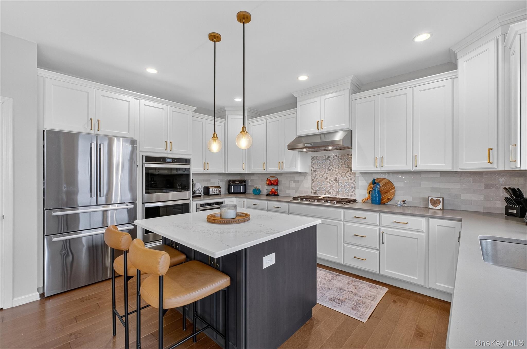 48 E Van Buren Way Property Photo 11