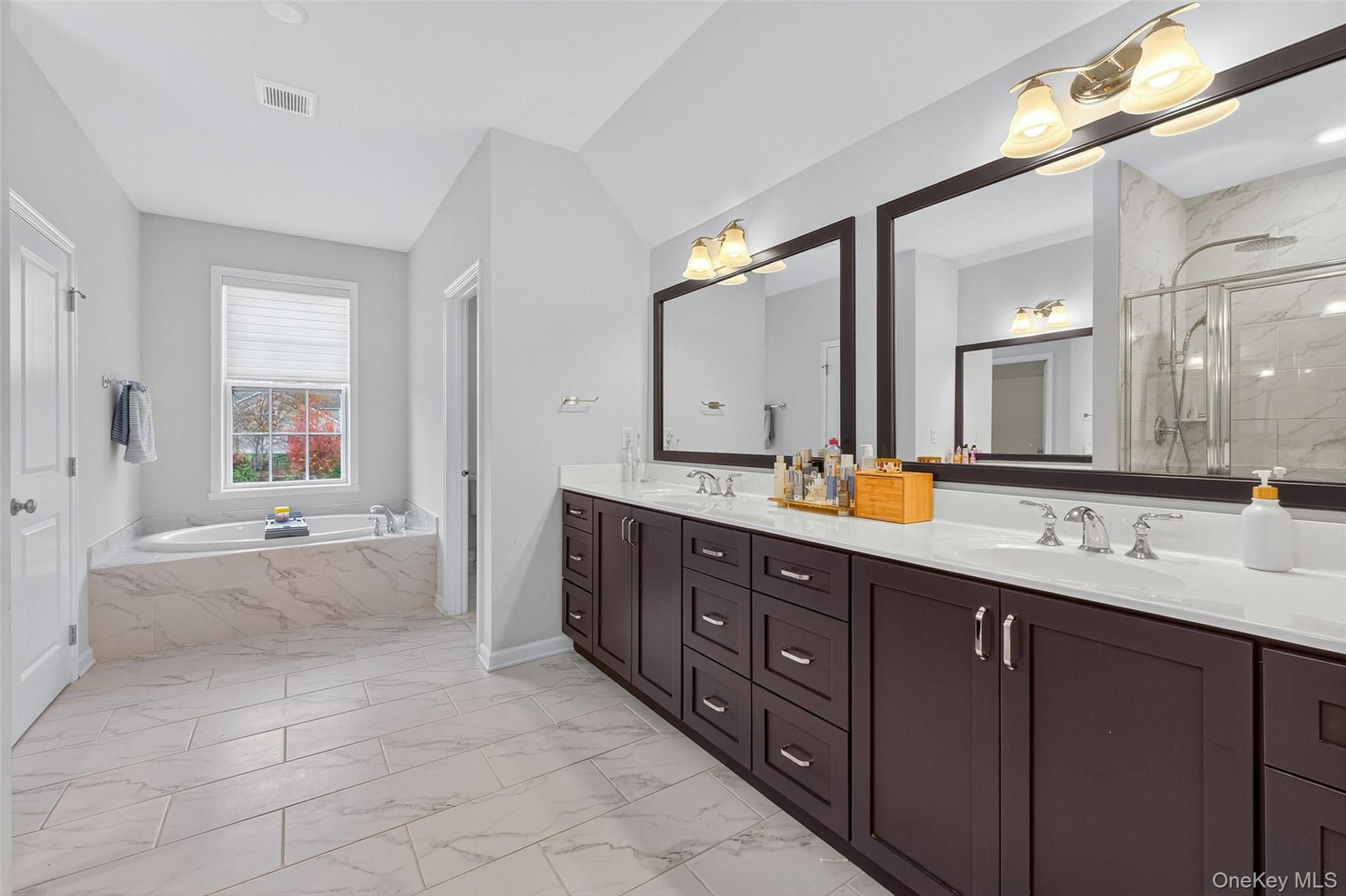 48 E Van Buren Way Property Photo 20