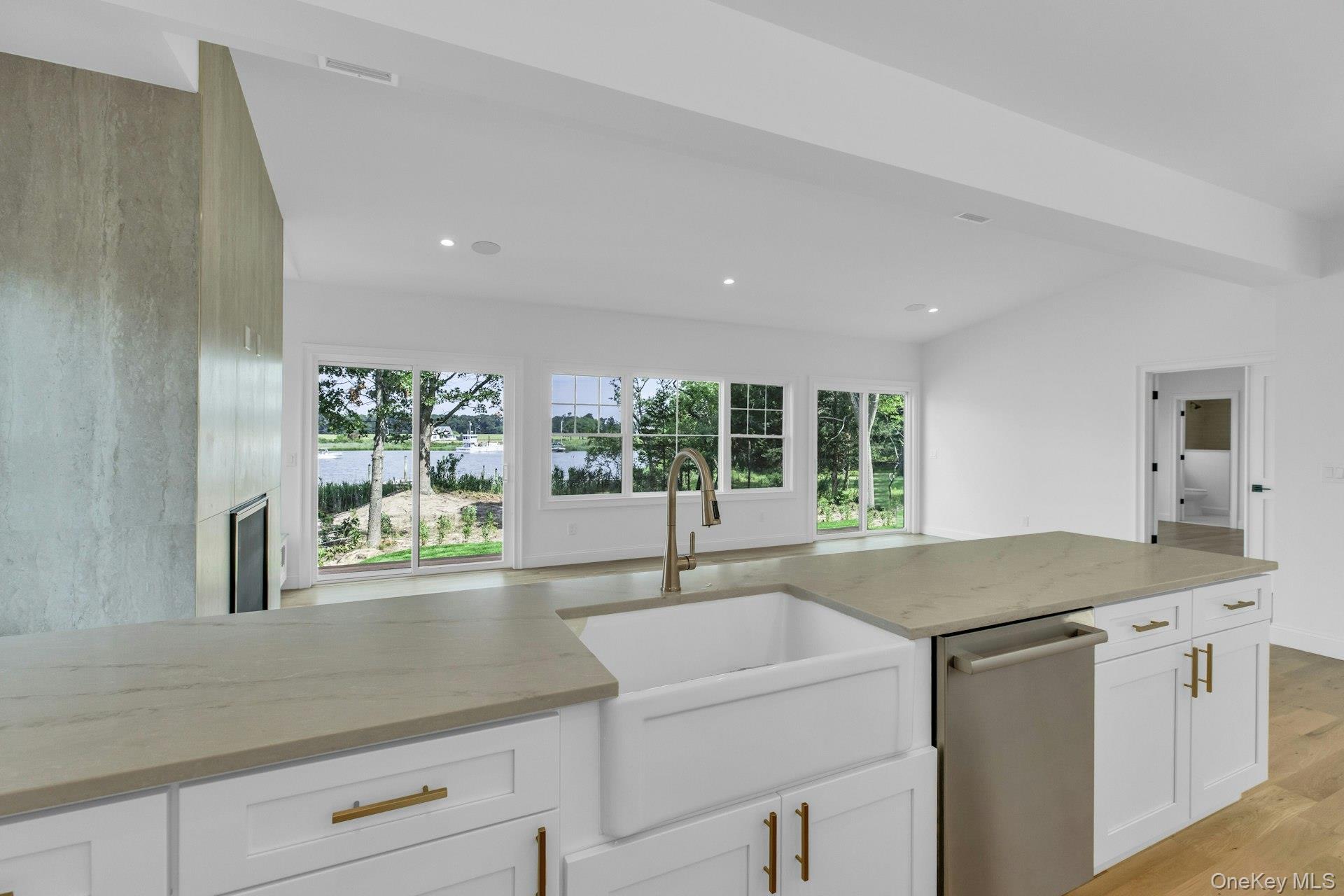 255 Peconic Bay Boulevard Property Photo 10