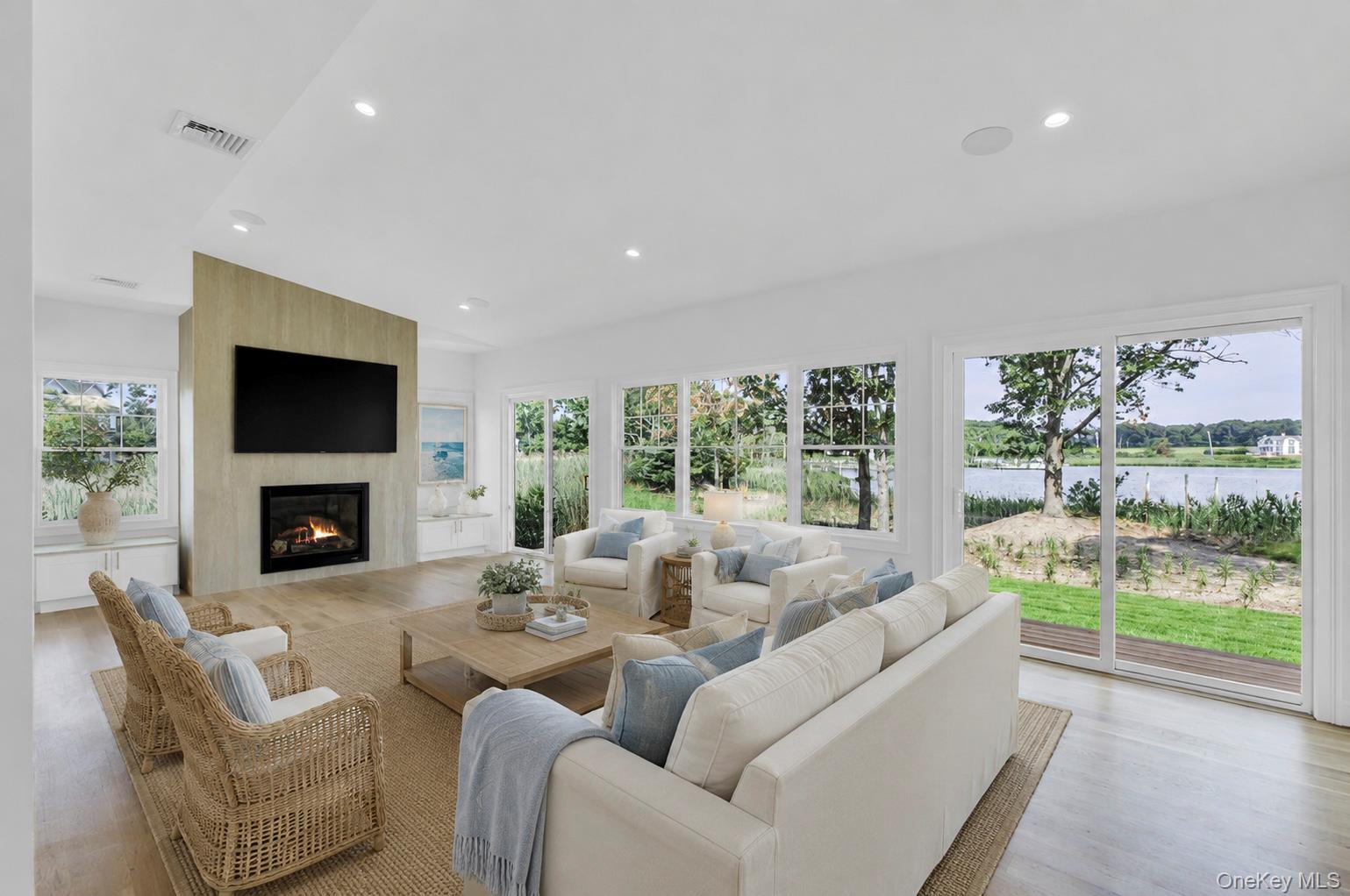 255 Peconic Bay Boulevard Property Photo 13