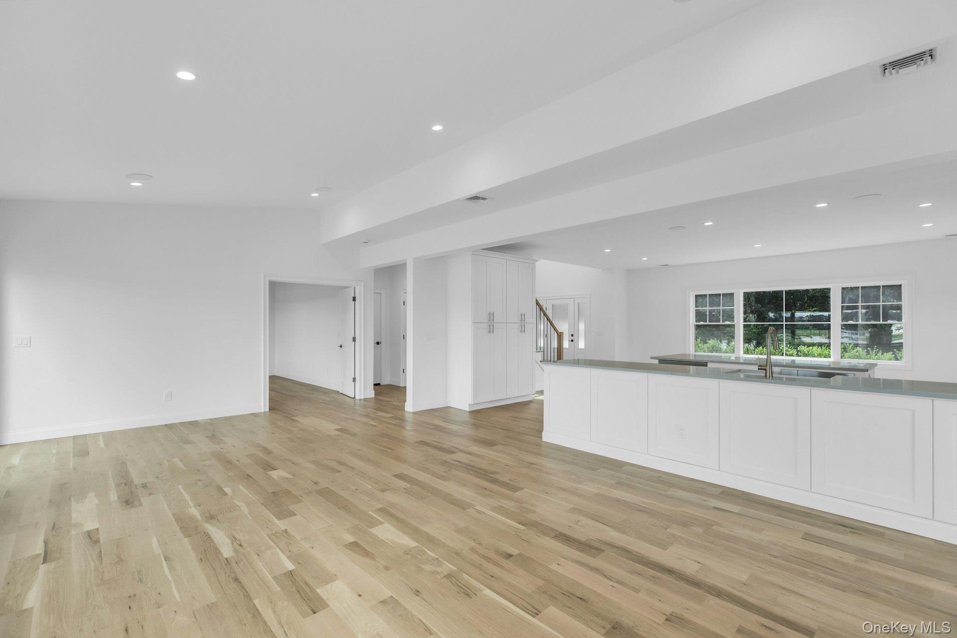 255 Peconic Bay Boulevard Property Photo 15