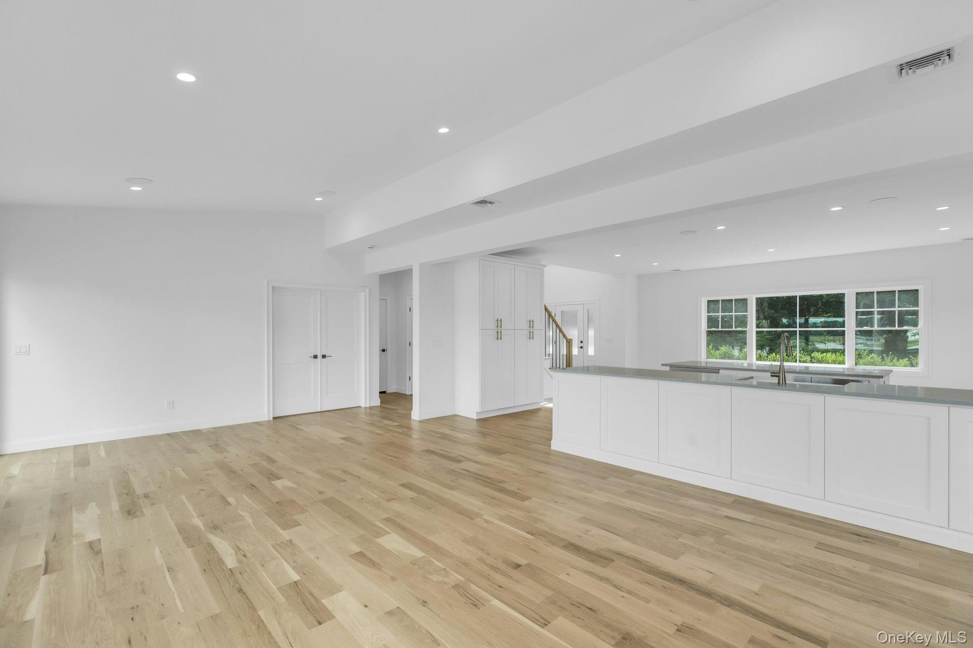 255 Peconic Bay Boulevard Property Photo 16