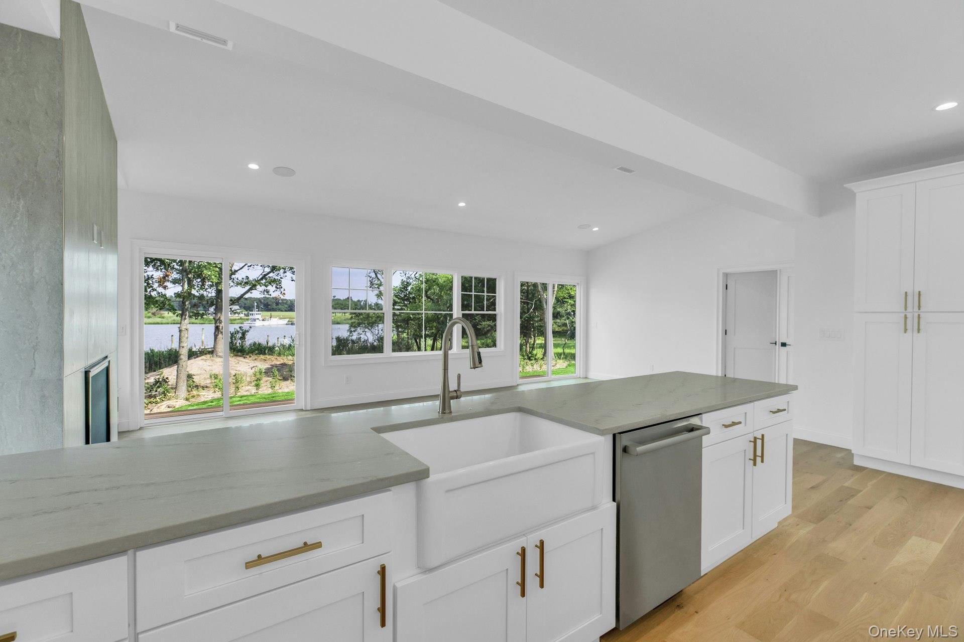 255 Peconic Bay Boulevard Property Photo 23