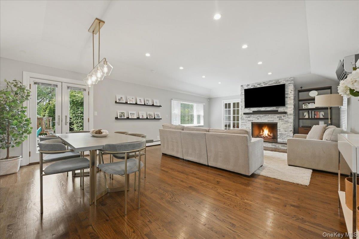 56 Glen Cove Drive Property Photo 3