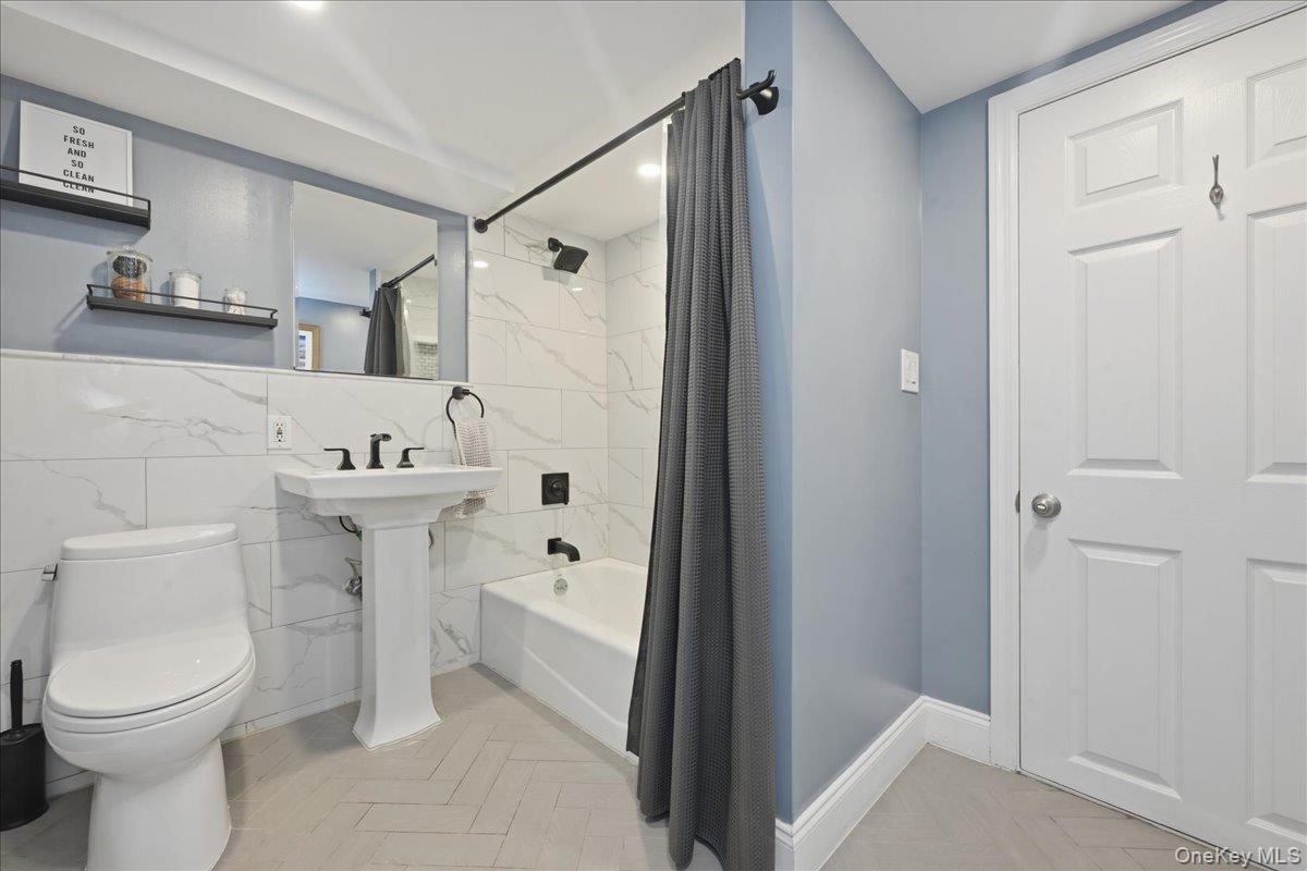 56 Glen Cove Drive Property Photo 23