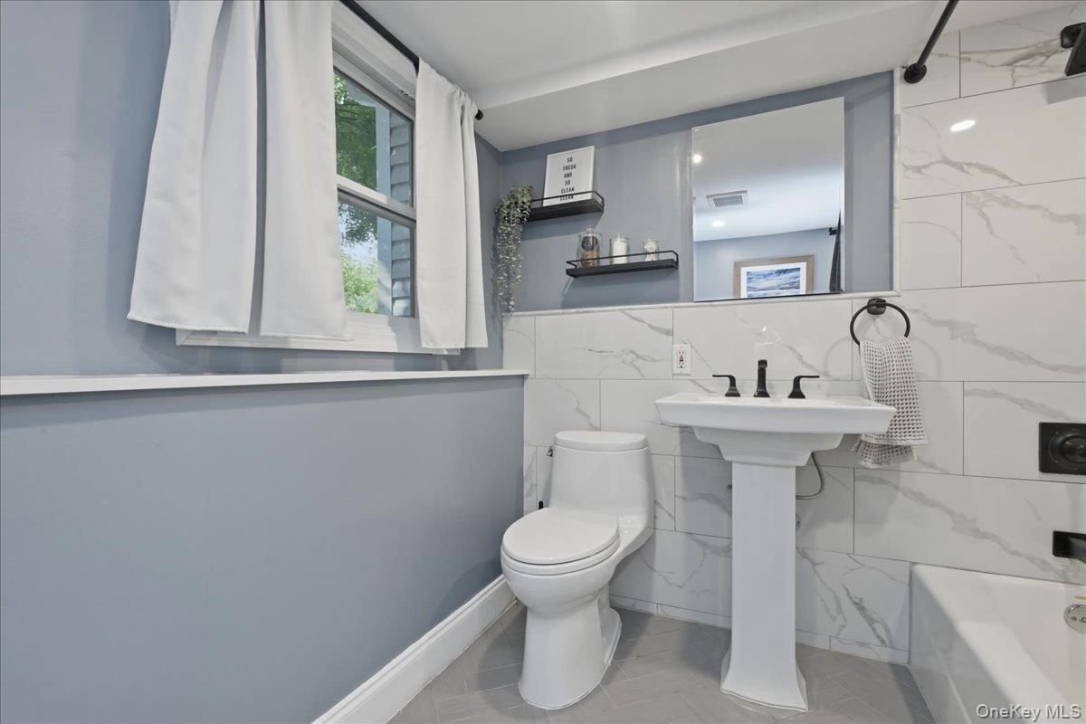 56 Glen Cove Drive Property Photo 24
