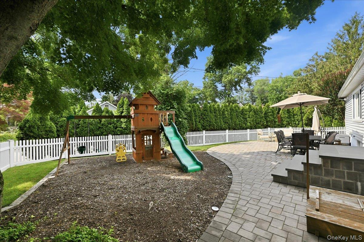 56 Glen Cove Drive Property Photo 30