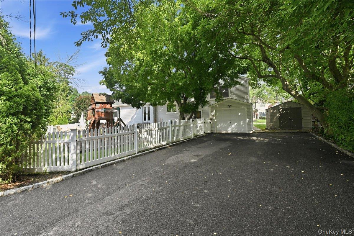56 Glen Cove Drive Property Photo 31