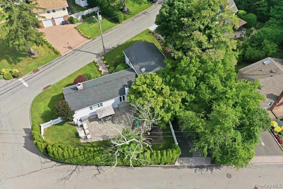 56 Glen Cove Drive Property Photo 32
