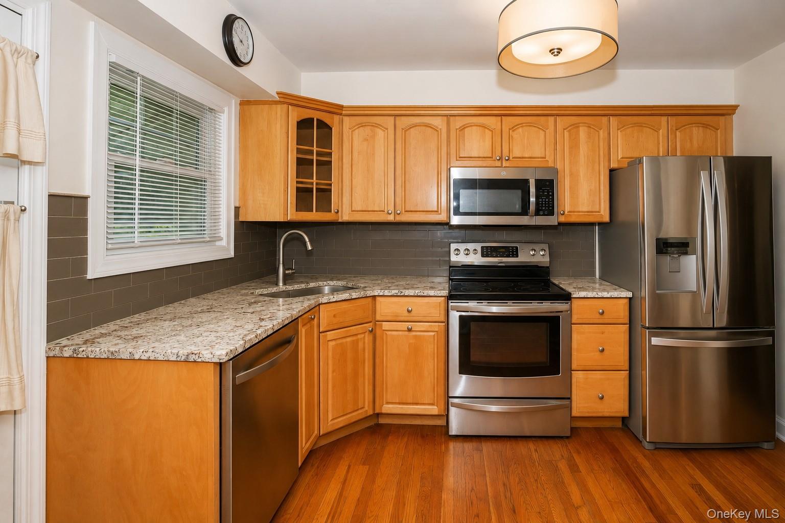 280 Van Cott Avenue Property Photo 7