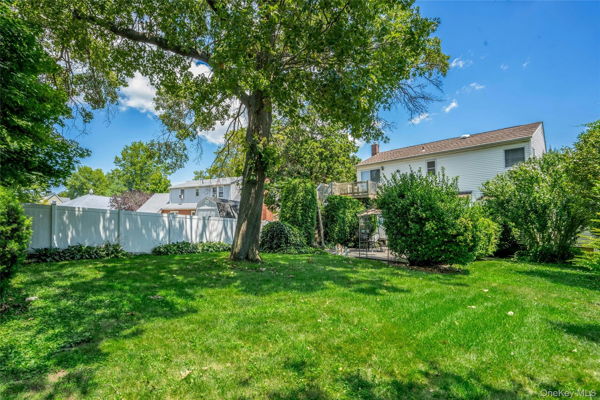 280 Van Cott Avenue Property Photo 24
