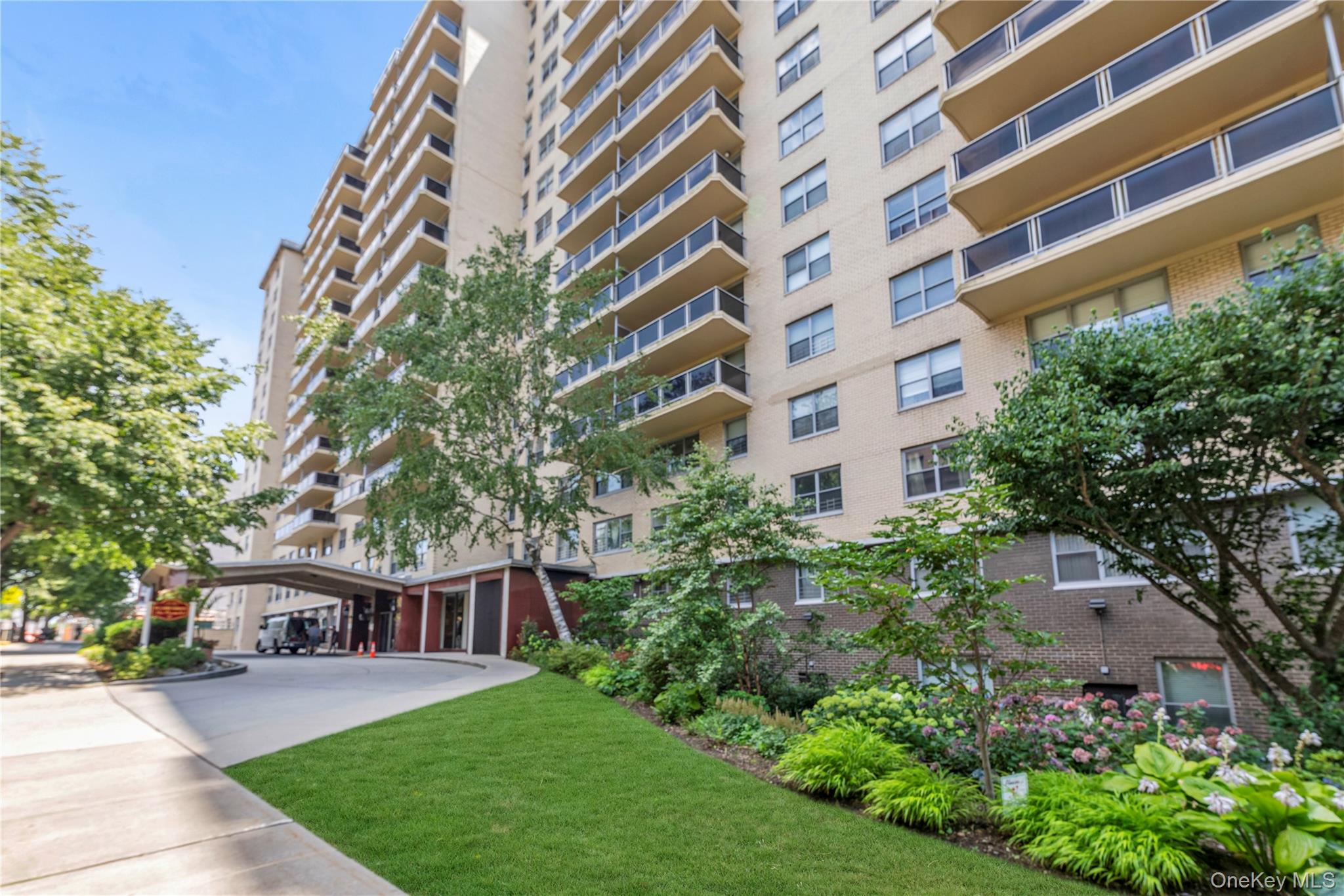 175-20 Wexford Terrace 15U Property Photo 1