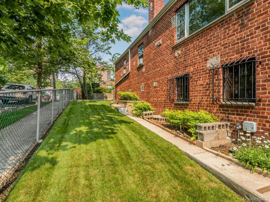 6003 Tyndall Avenue Property Photo 4