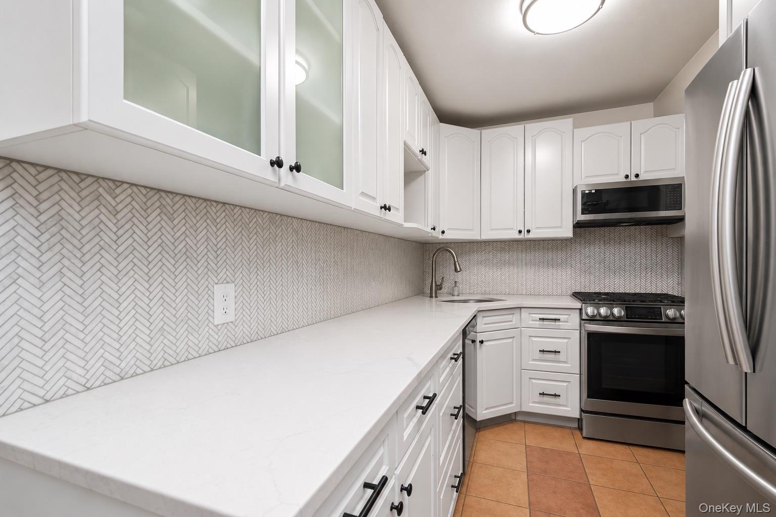 35-31 85th Street 6e Property Photo 2