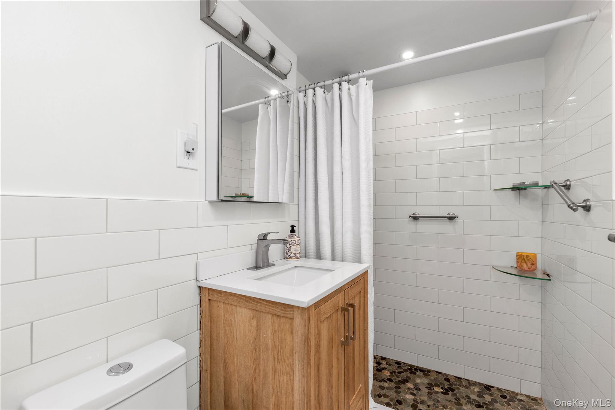 35-31 85th Street 6e Property Photo 13