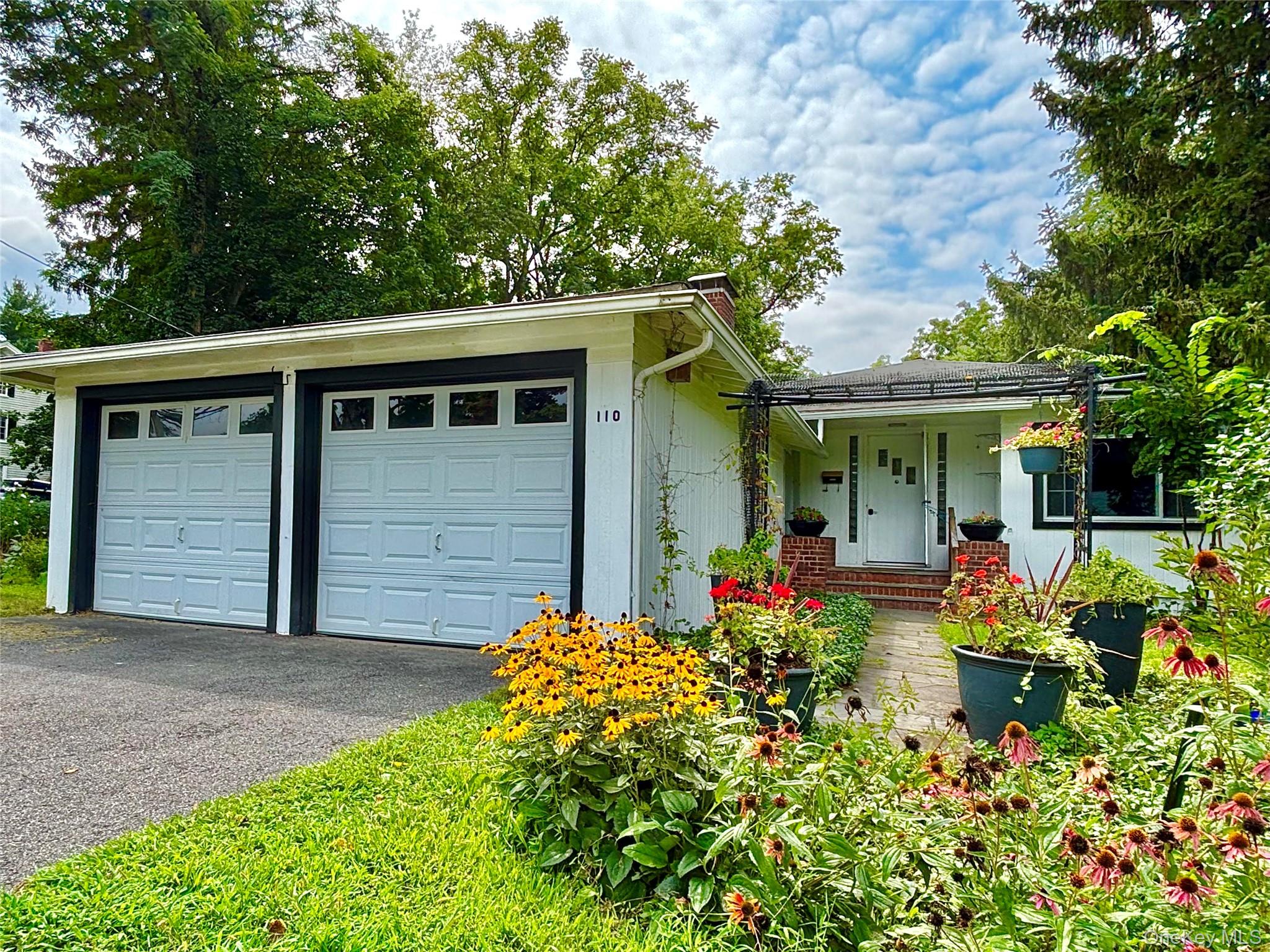 110 Montgomery Street Property Photo 1