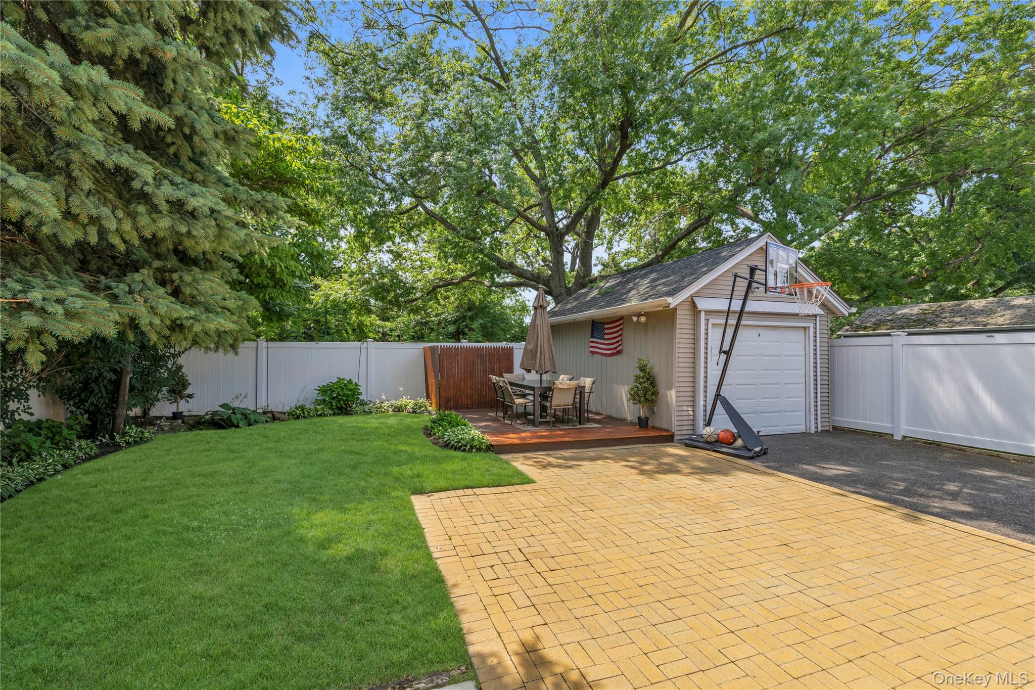 144 Buckingham Place Property Photo 21
