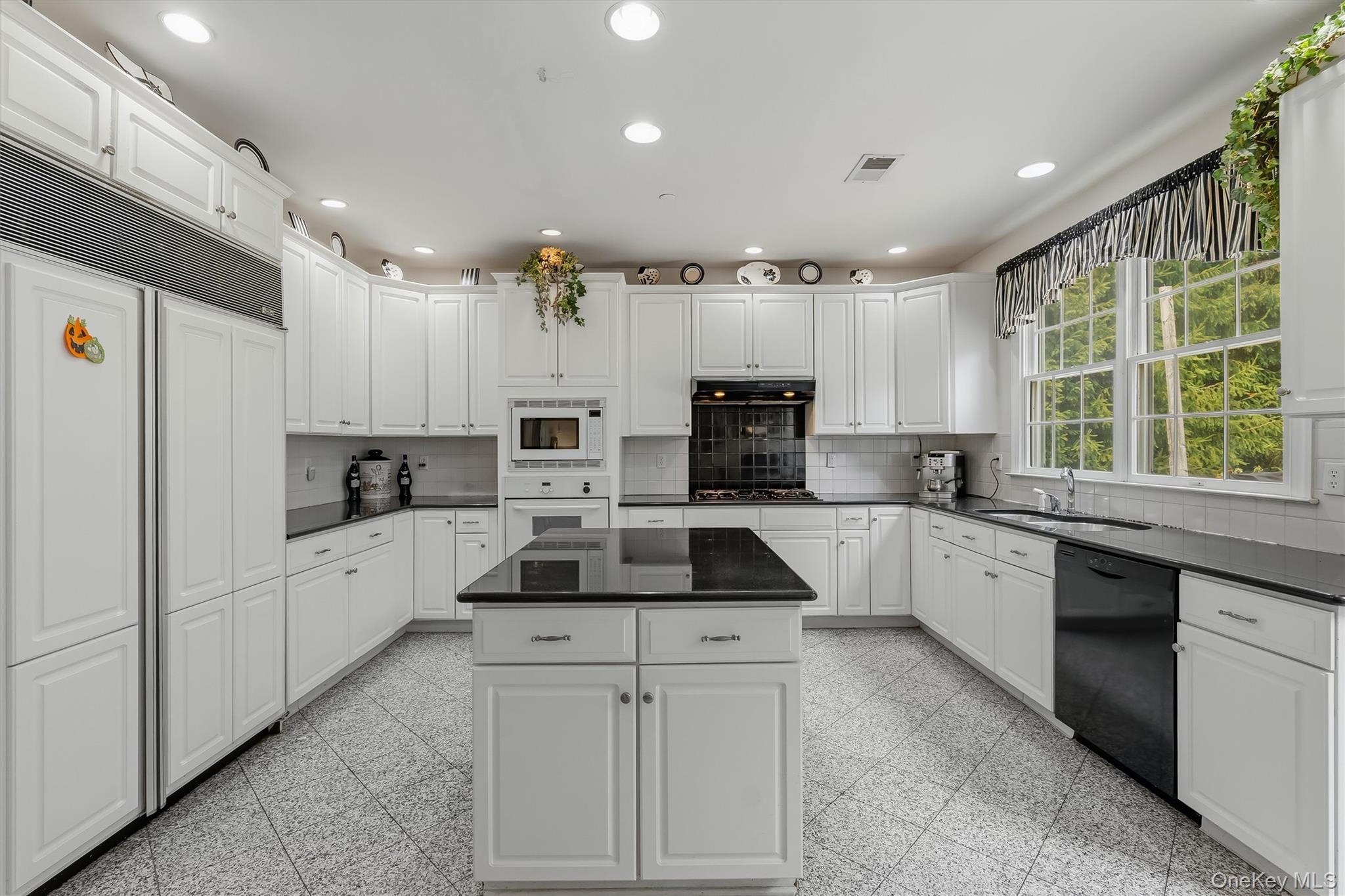 143 Euclid Avenue Property Photo 15