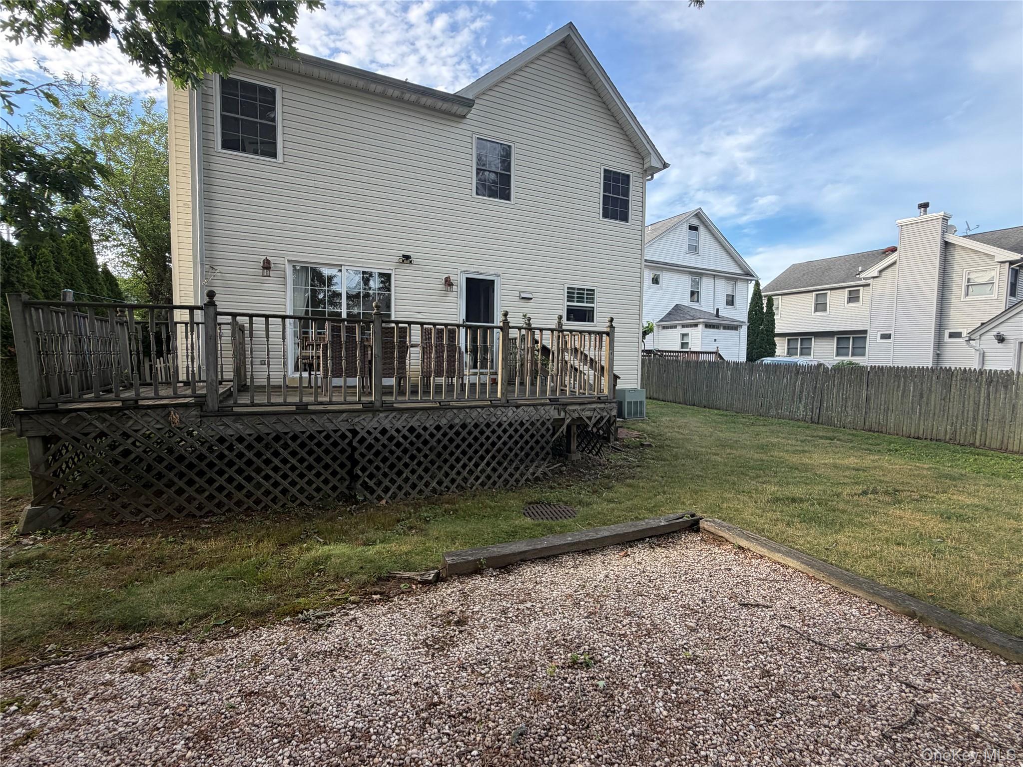 35 Willis Avenue Property Photo 9
