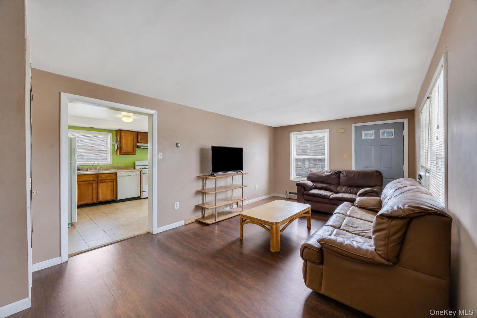 20 E Pine Street Property Photo 9