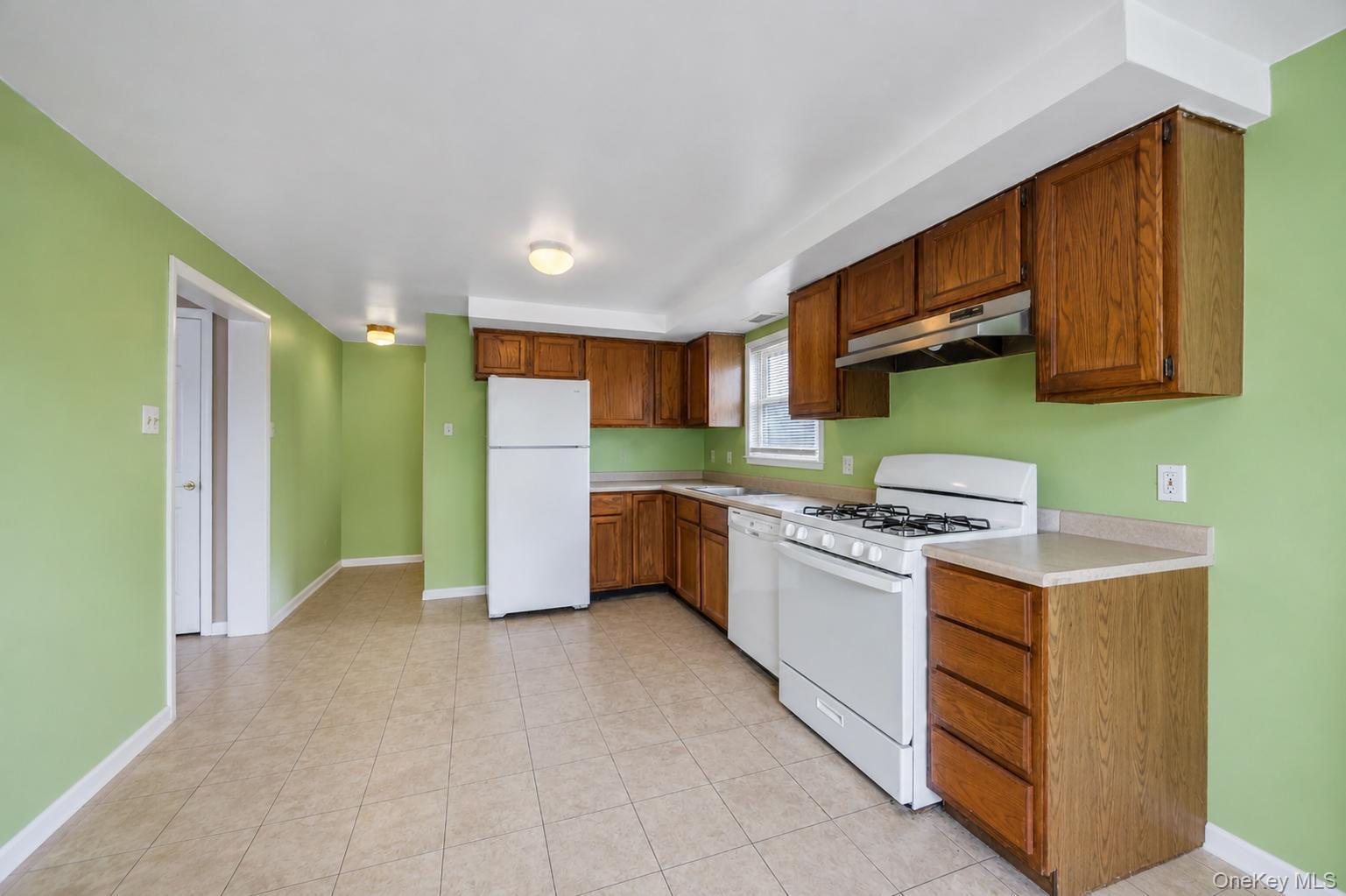 20 E Pine Street Property Photo 14