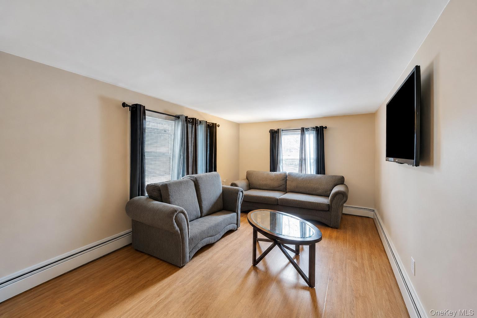 20 E Pine Street Property Photo 25