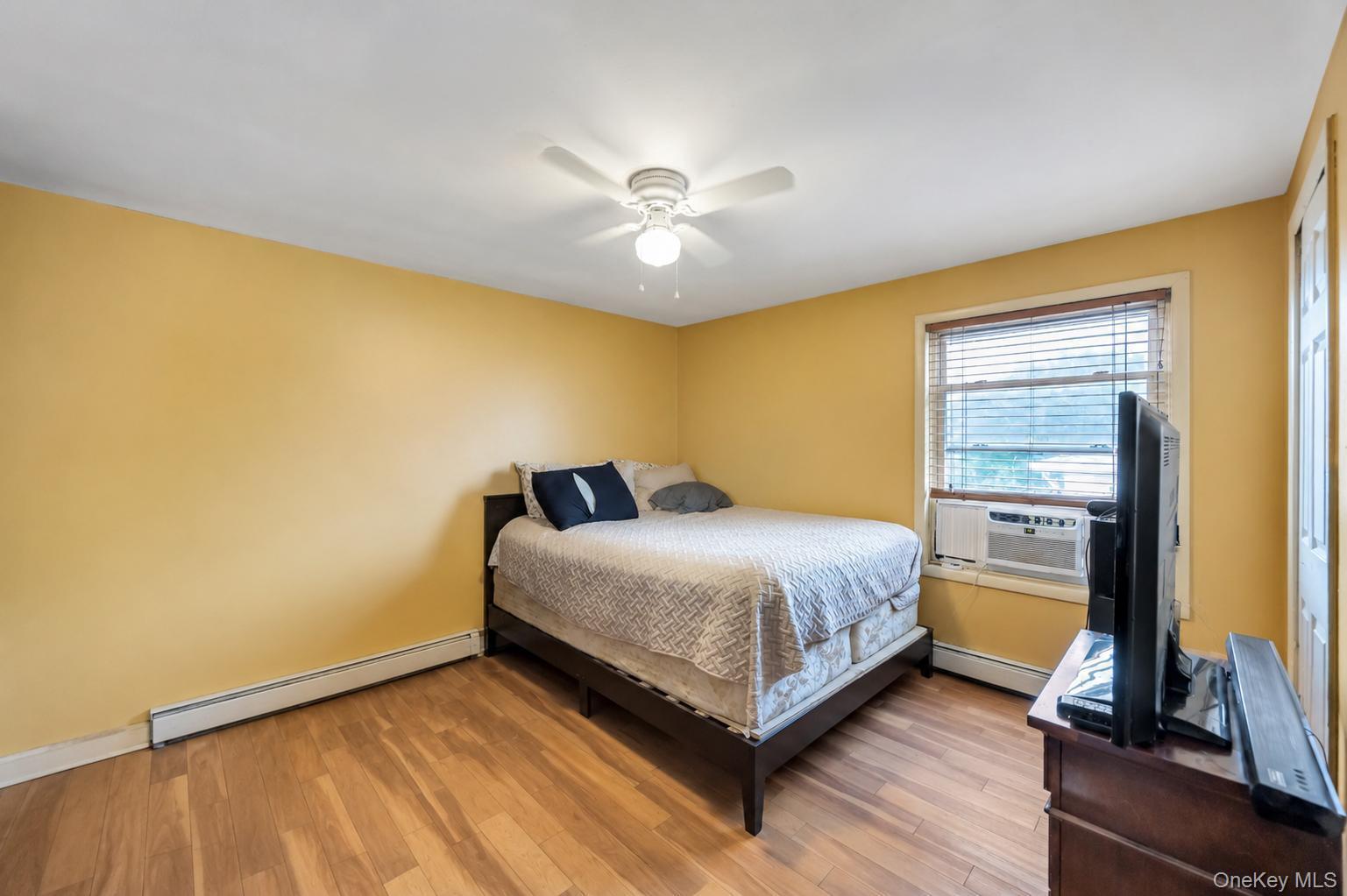 20 E Pine Street Property Photo 29