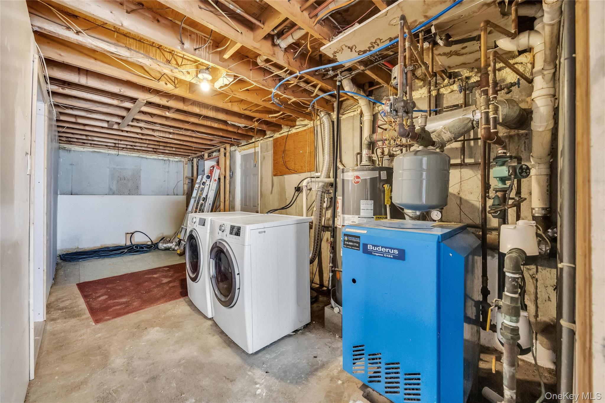 20 E Pine Street Property Photo 36