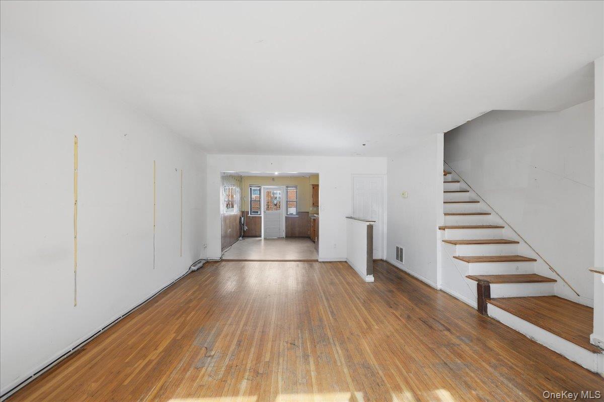 3310 Gunther Avenue Property Photo 4