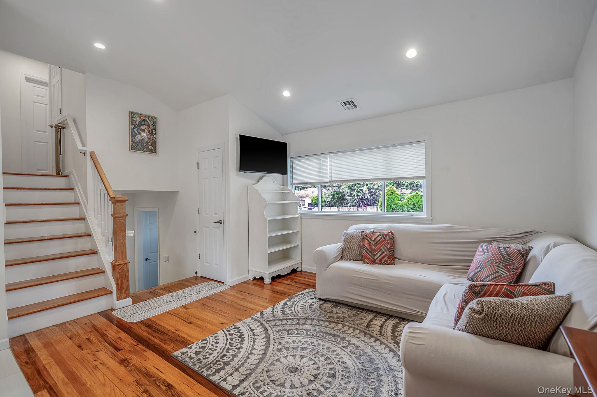 48 Hillside Avenue Property Photo 14