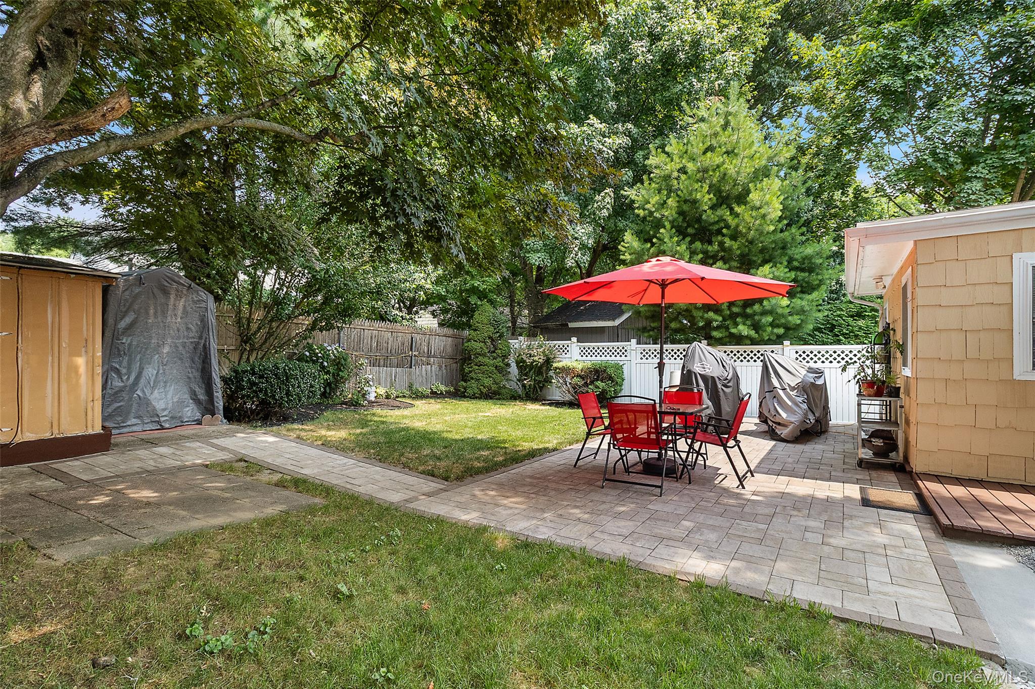 23 Gates Avenue Property Photo 28