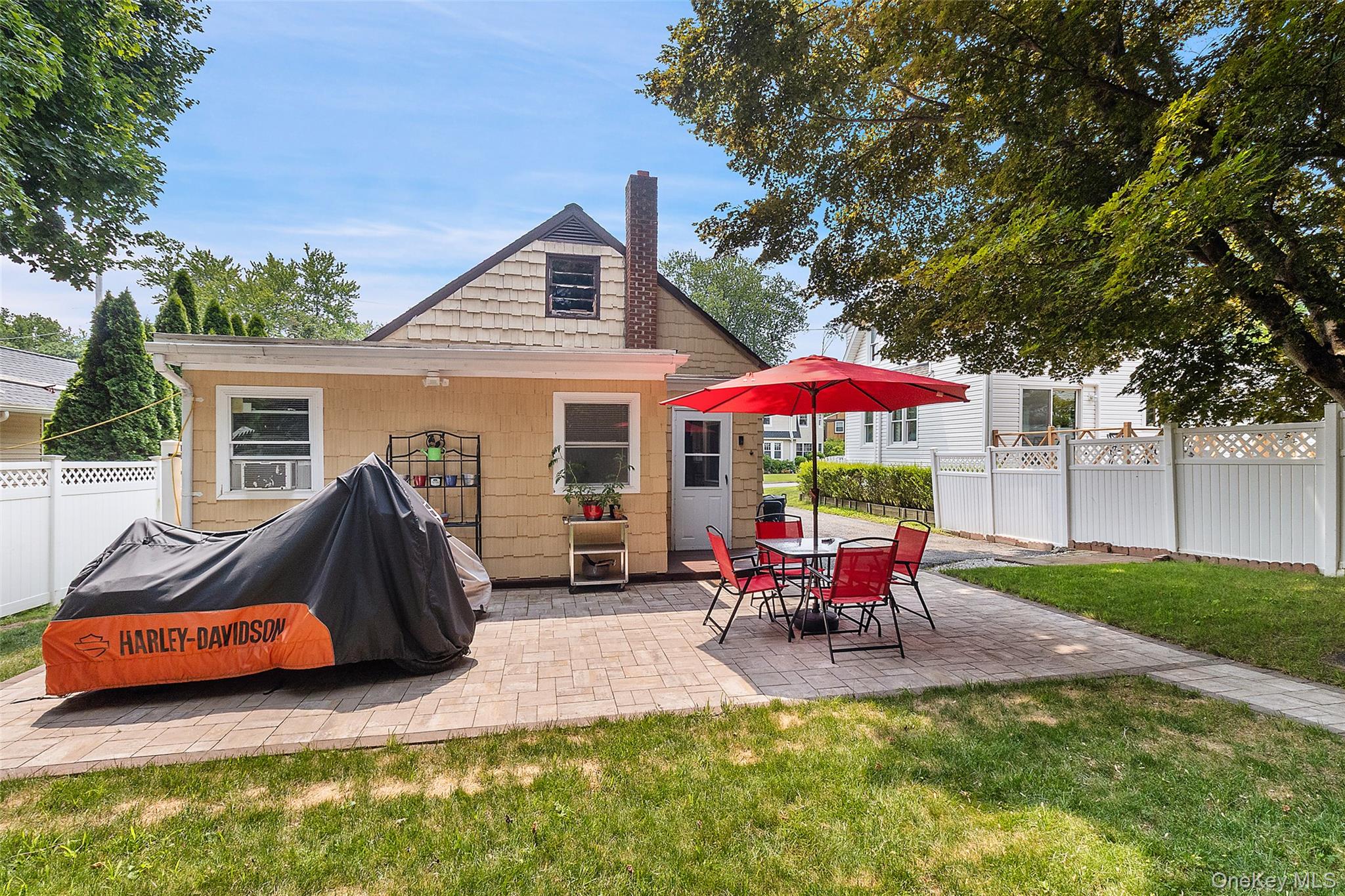 23 Gates Avenue Property Photo 31