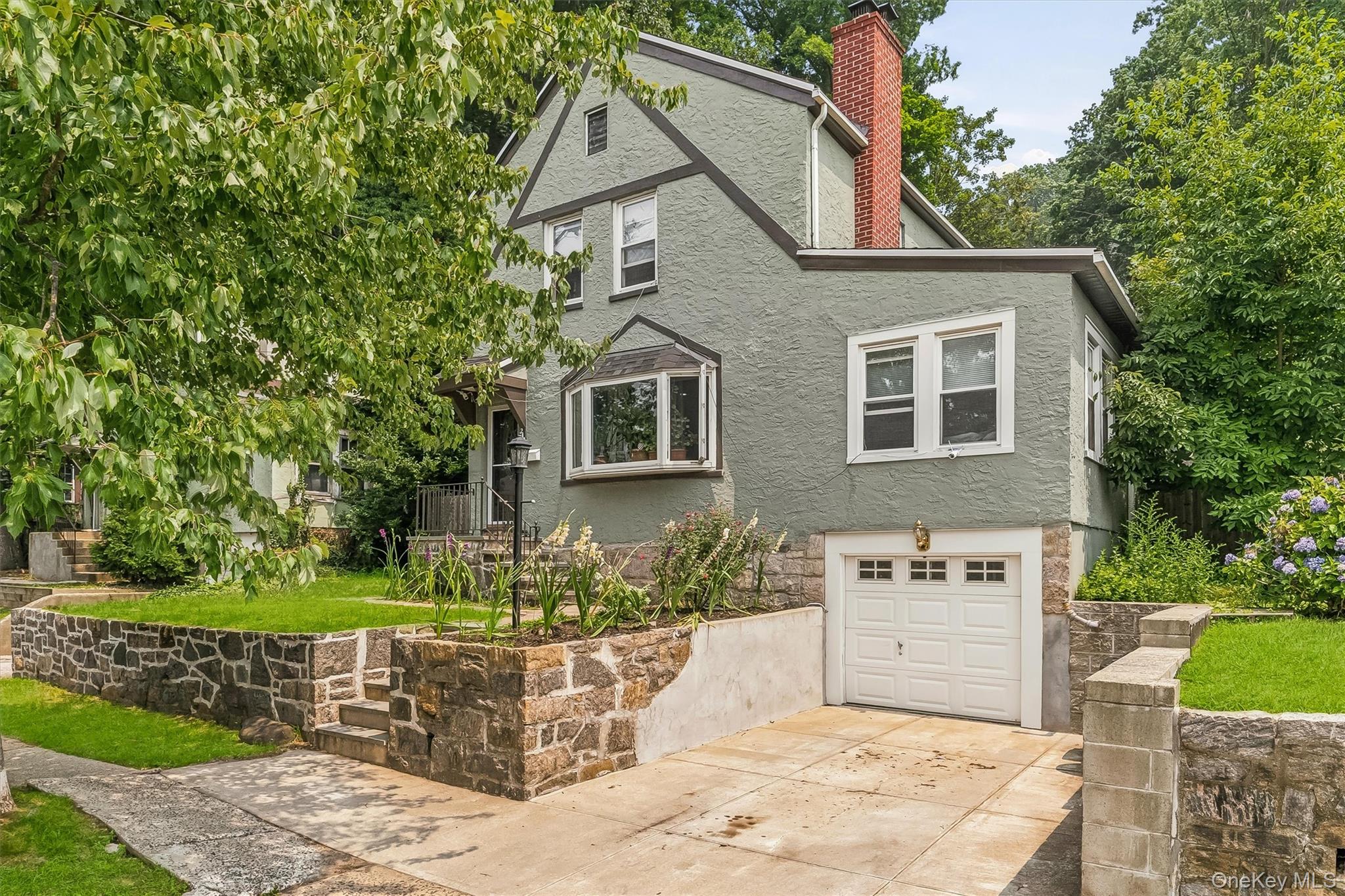 218 Sedgwick Avenue Property Photo 4