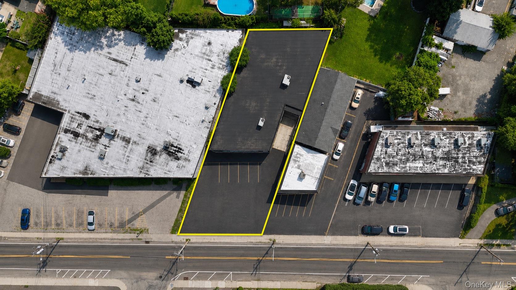 120 New Hyde Park Road Property Photo 14