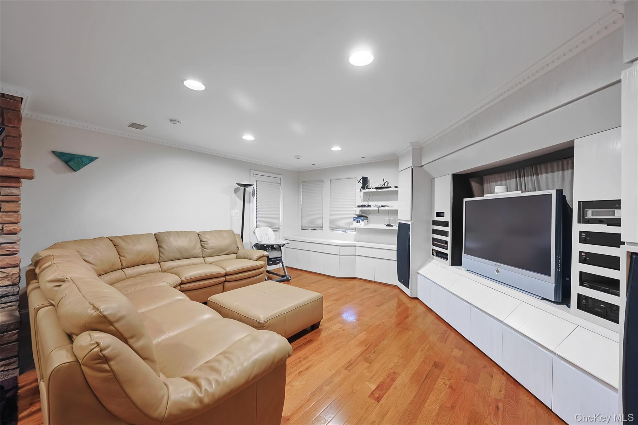 2 W Woods Road Property Photo 8