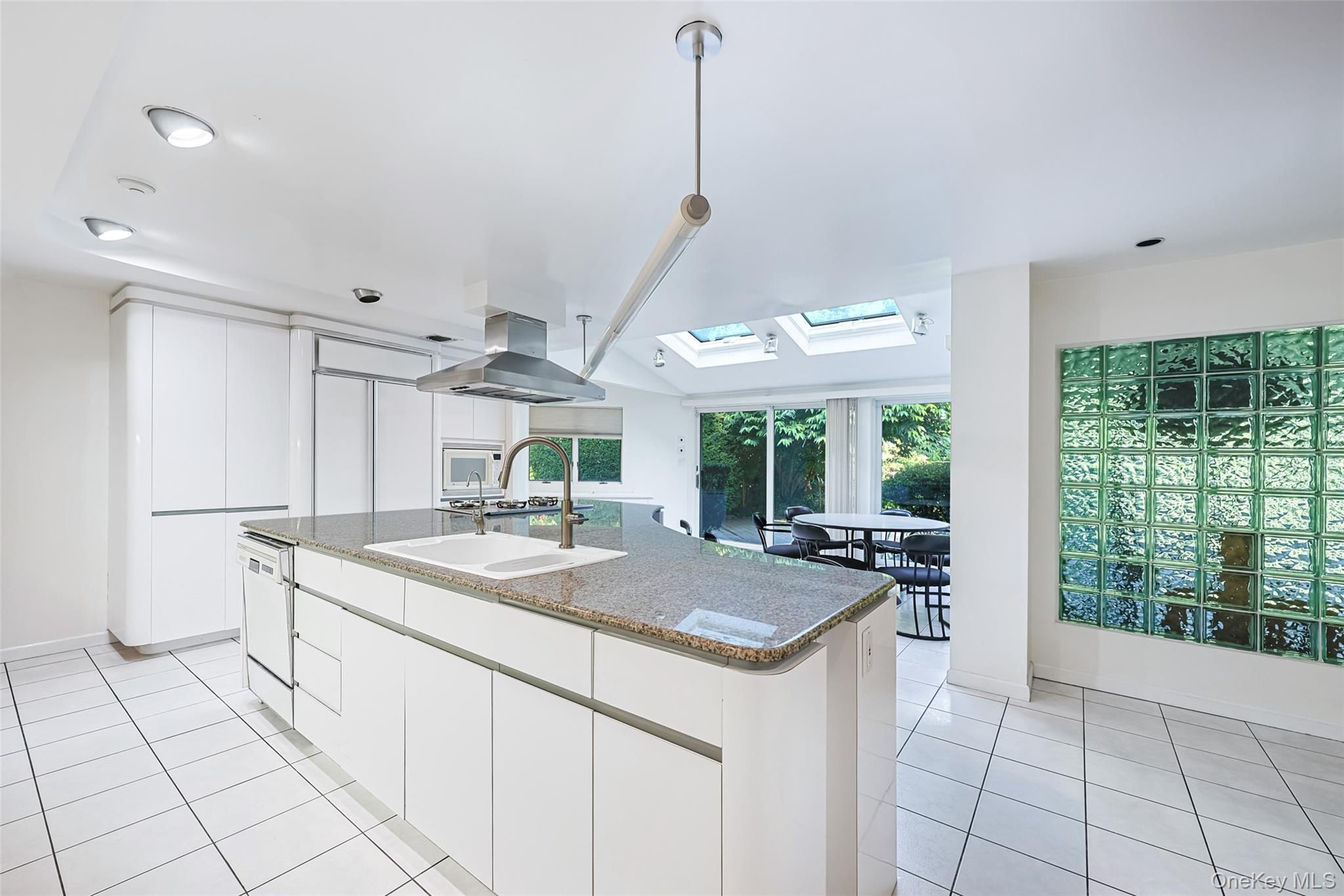 2 W Woods Road Property Photo 15