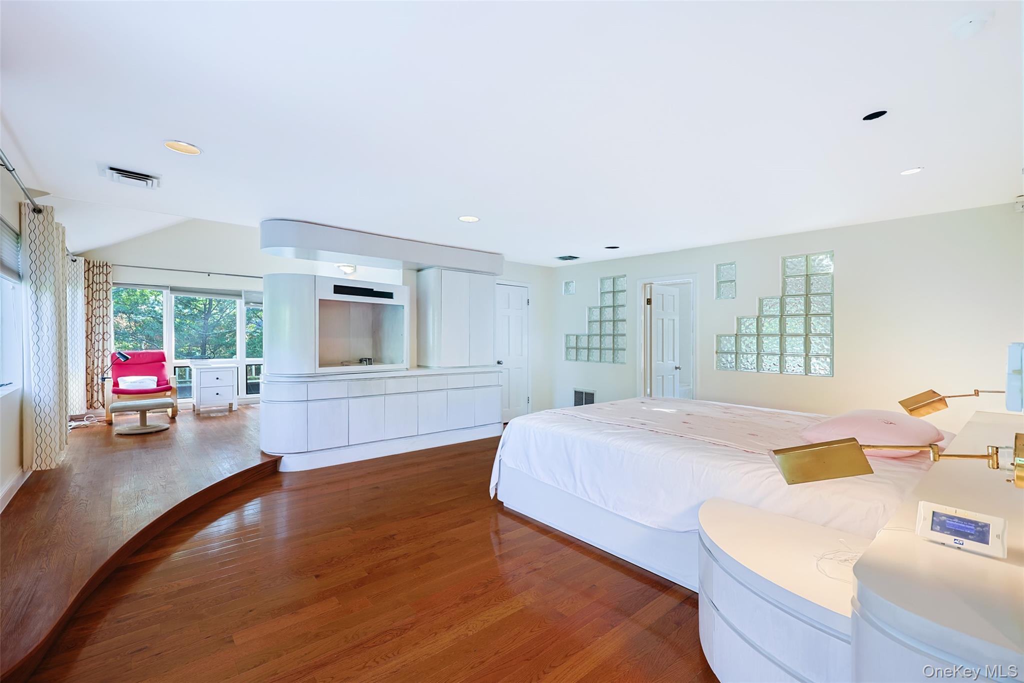 2 W Woods Road Property Photo 17