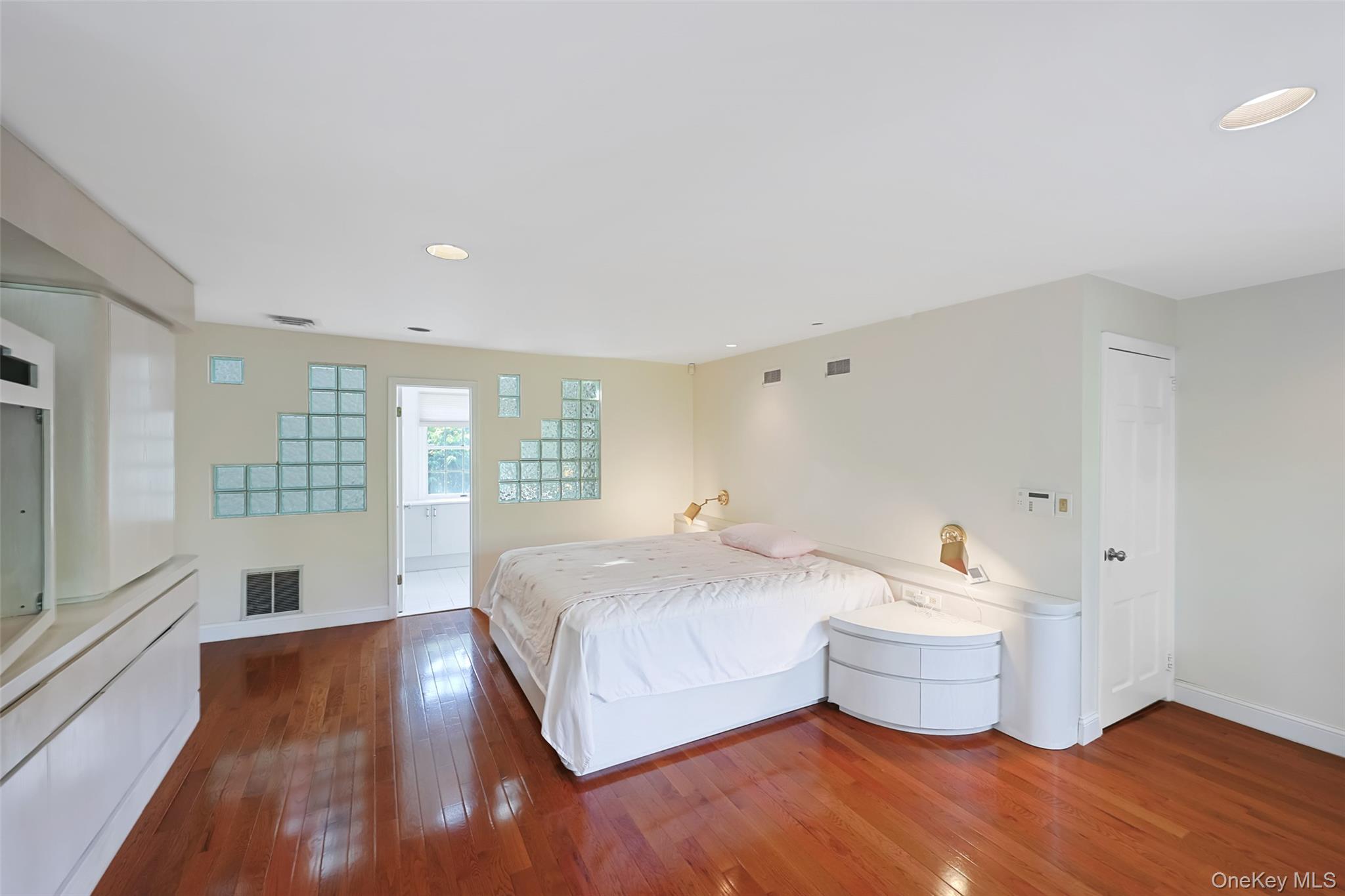 2 W Woods Road Property Photo 19