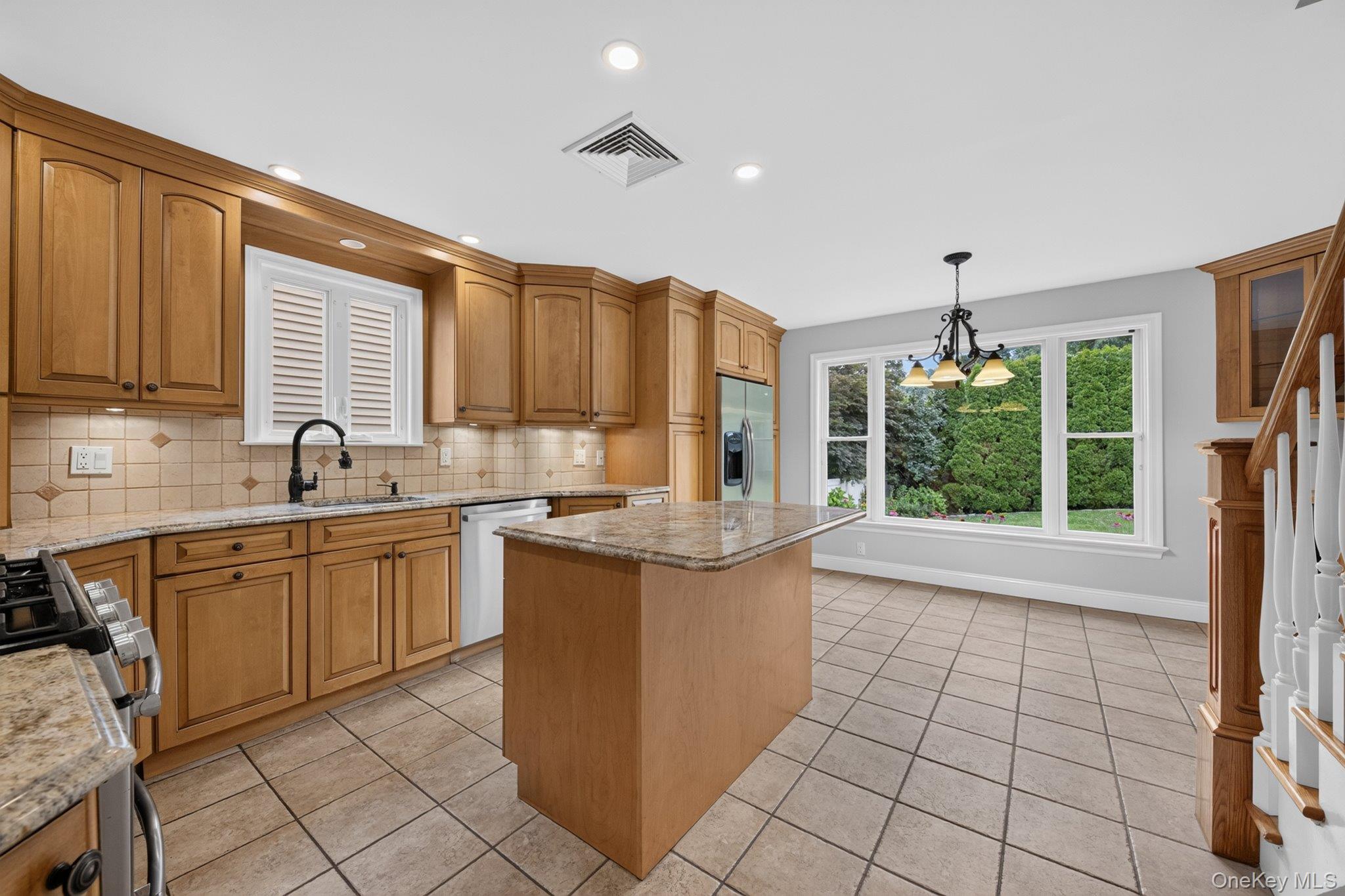 37 Harding Avenue Property Photo 10