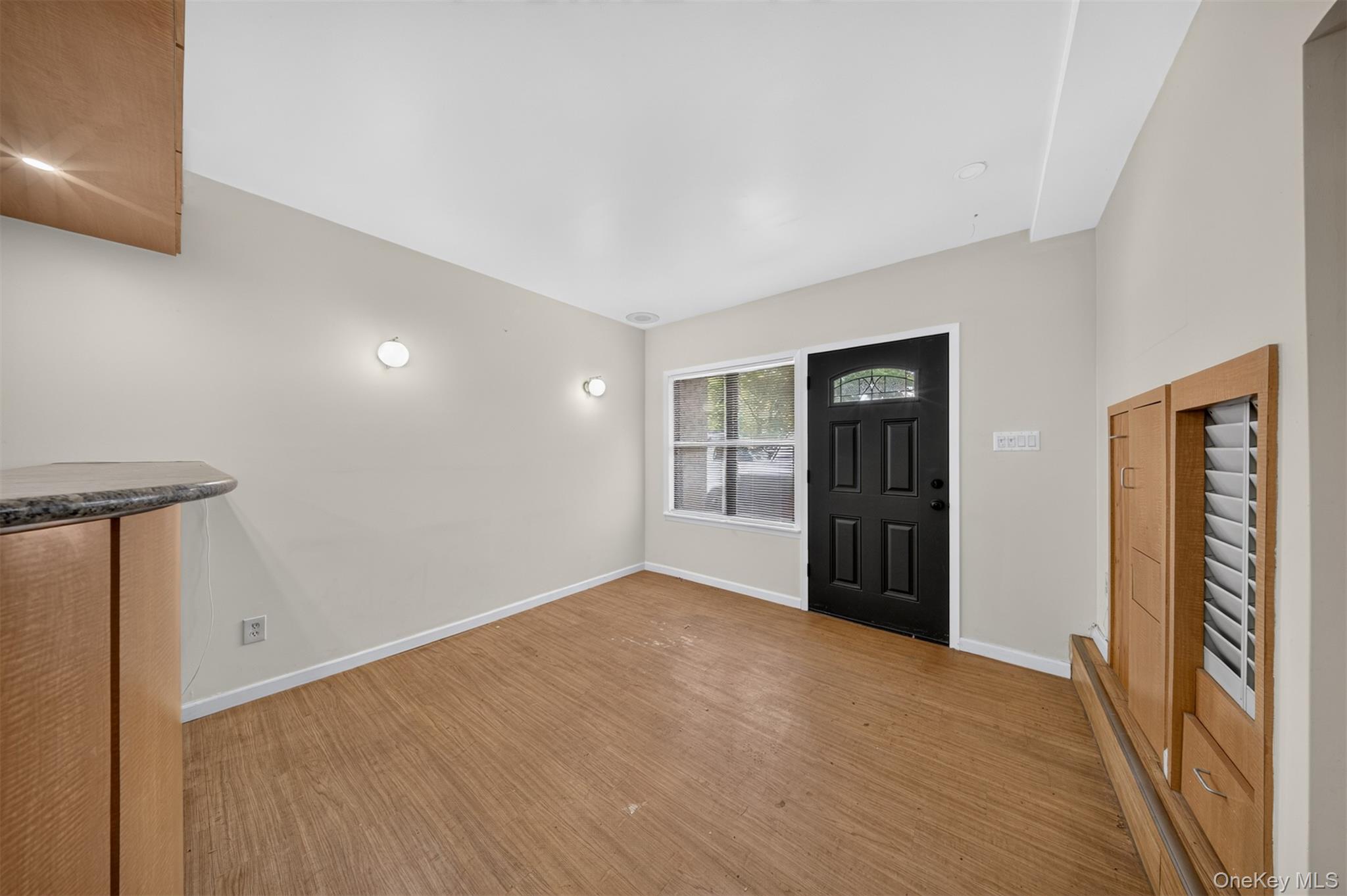 143-27 Roosevelt Avenue Property Photo 2