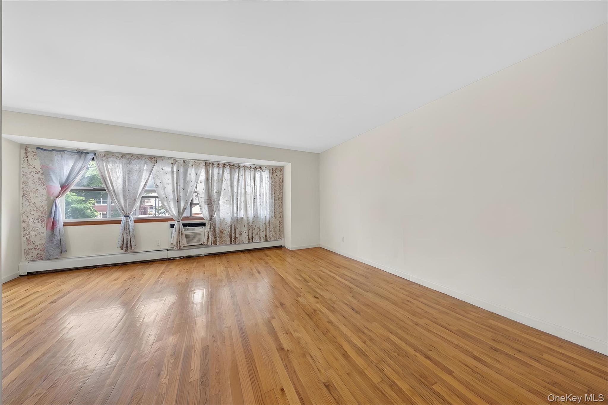 143-27 Roosevelt Avenue Property Photo 27