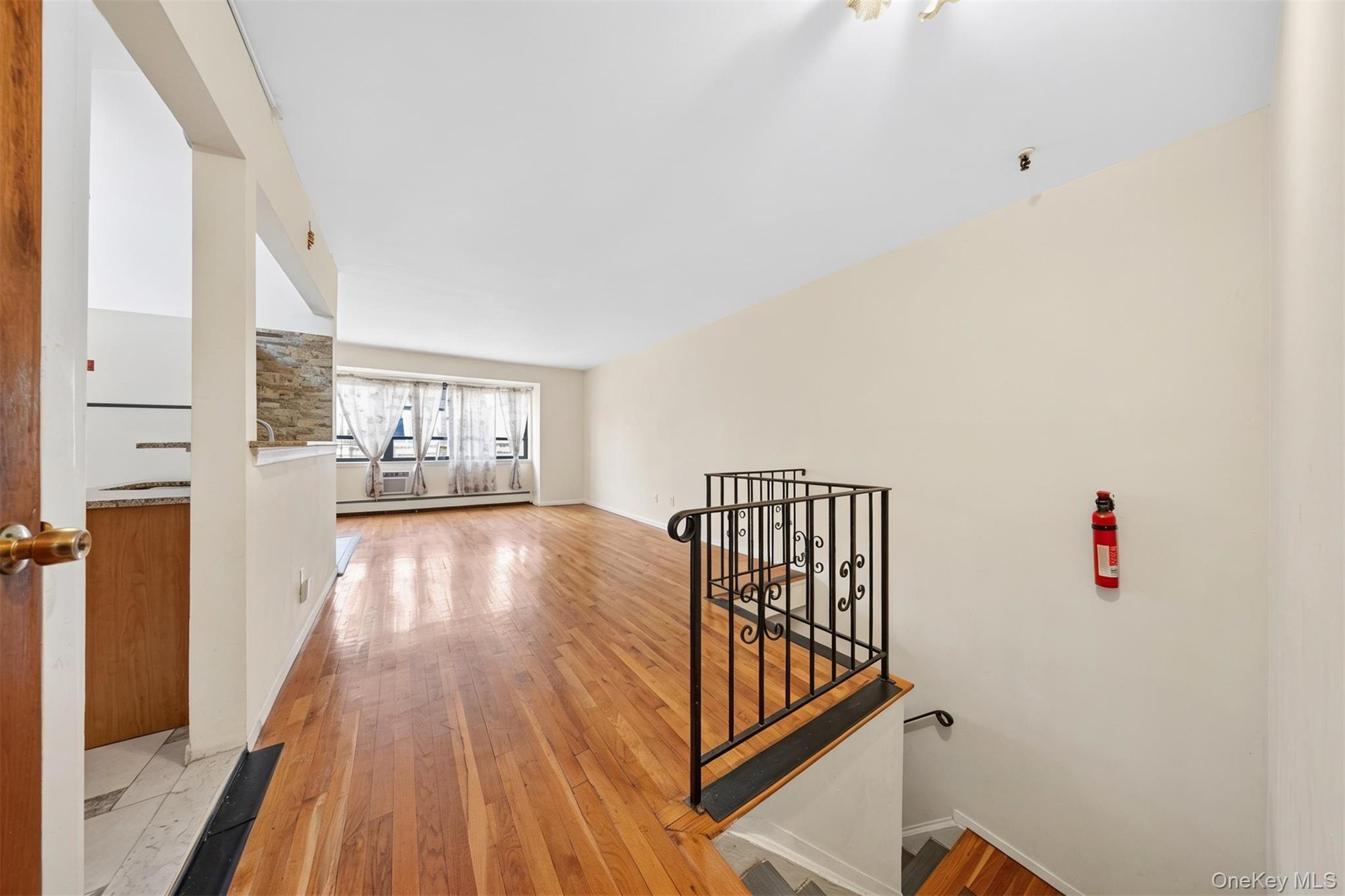 143-27 Roosevelt Avenue Property Photo 30