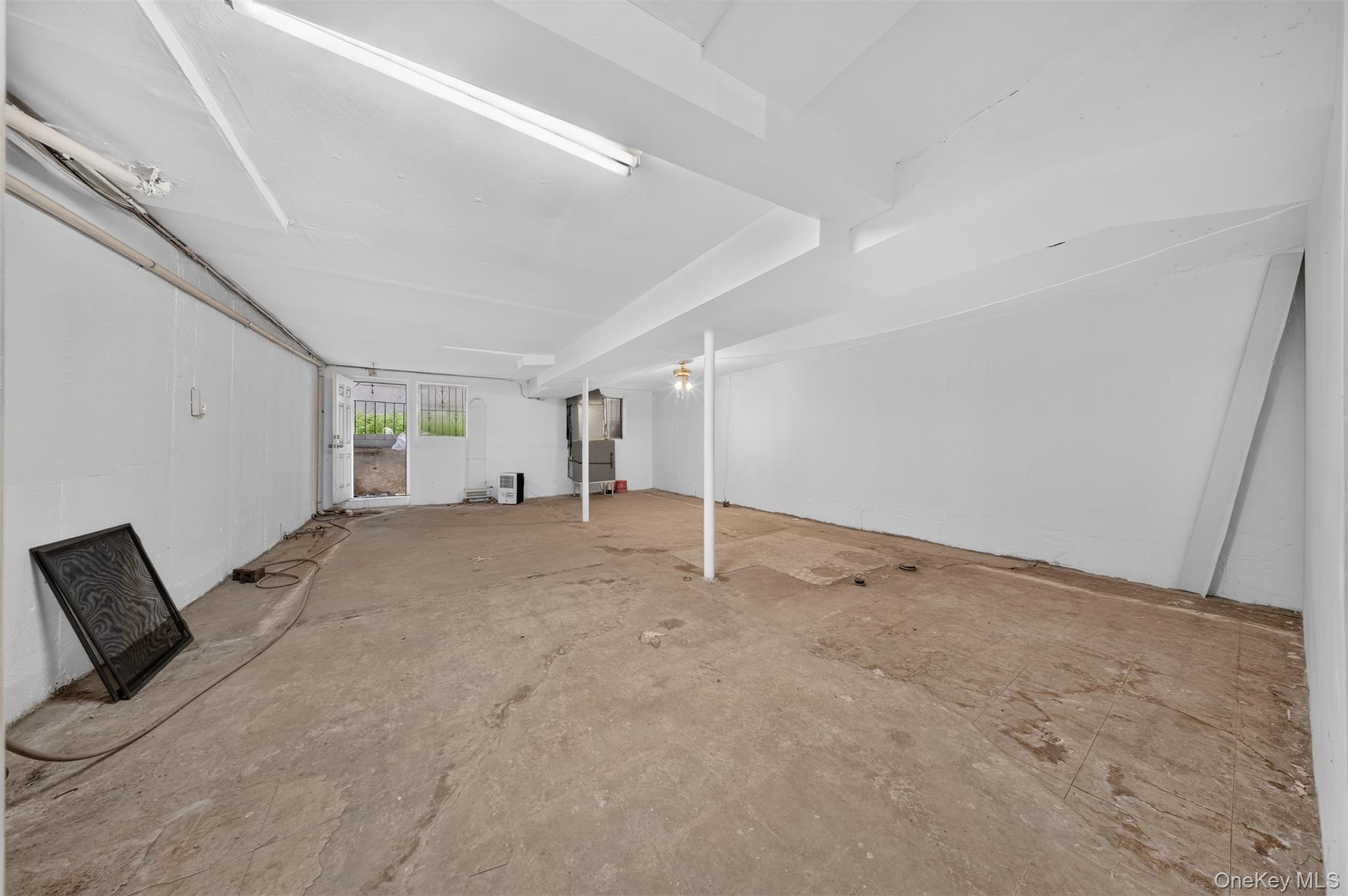 143-27 Roosevelt Avenue Property Photo 38