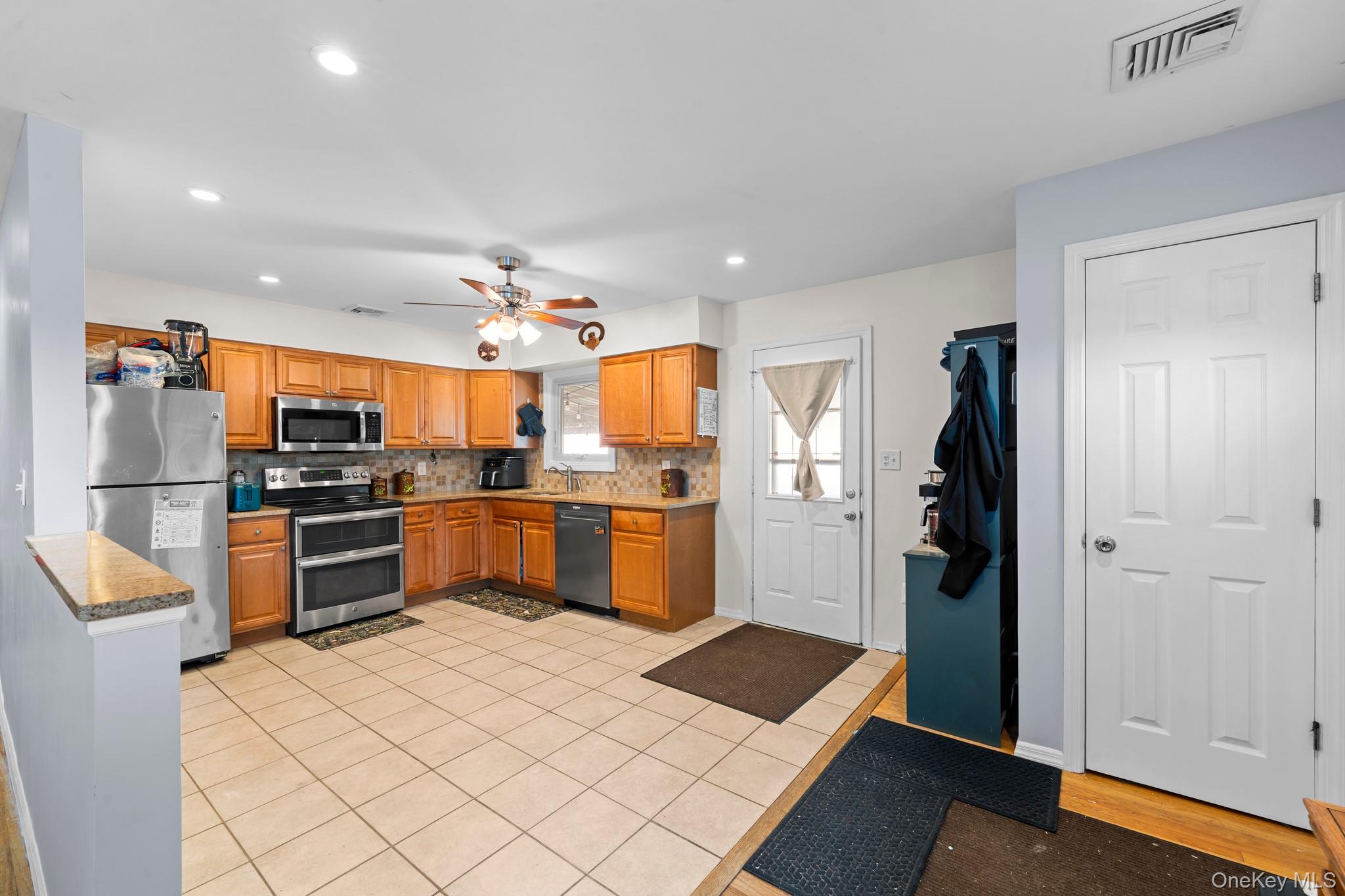 30 44th Street Property Photo 5
