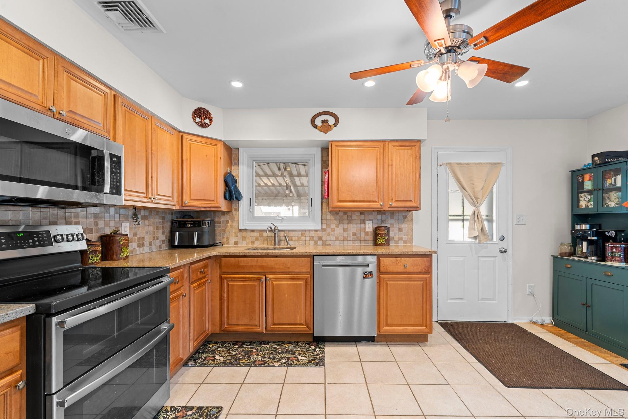 30 44th Street Property Photo 9
