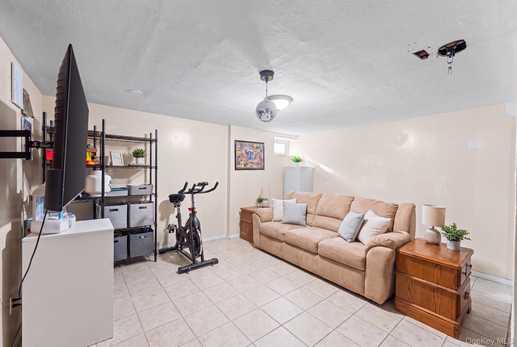 30 44th Street Property Photo 24