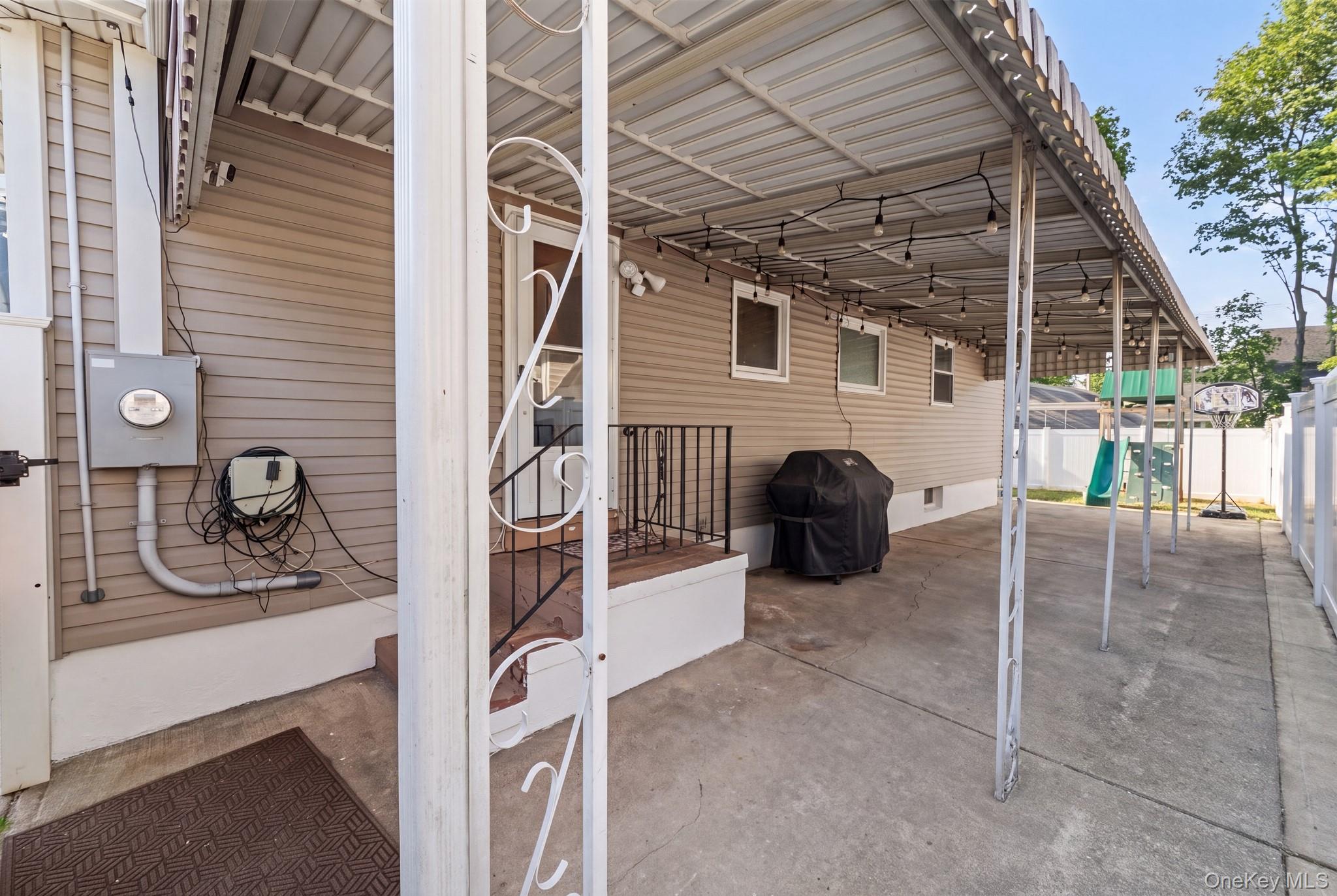 30 44th Street Property Photo 26