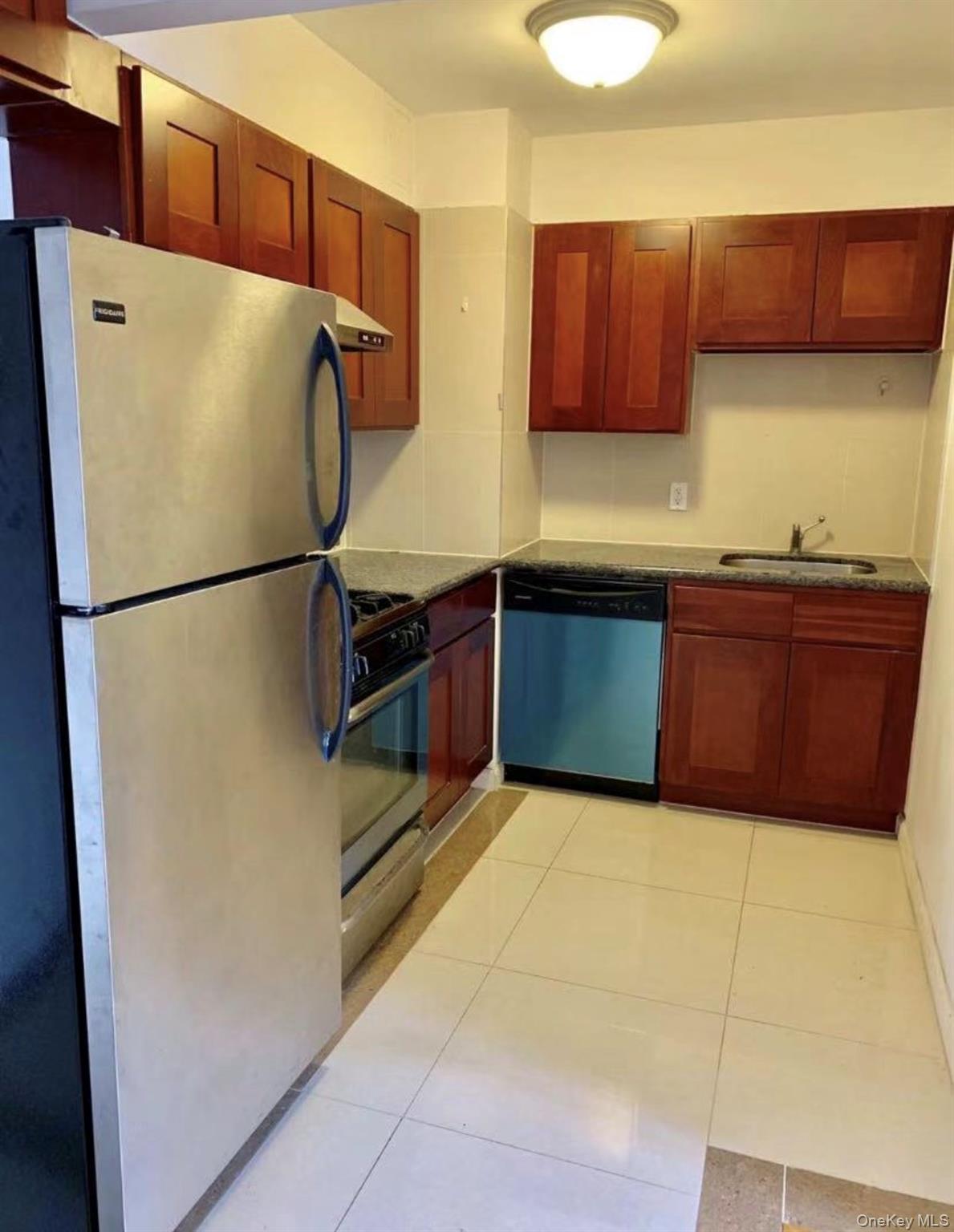 37-20 Prince Street 11a Property Photo 6