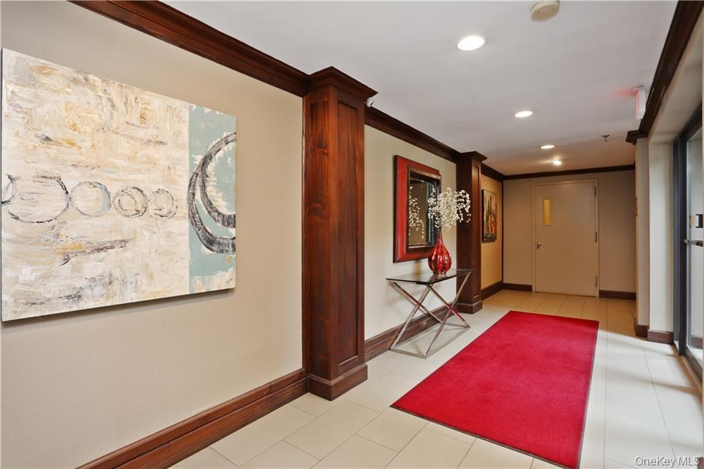 520 Ashford Avenue 28 Property Photo 3